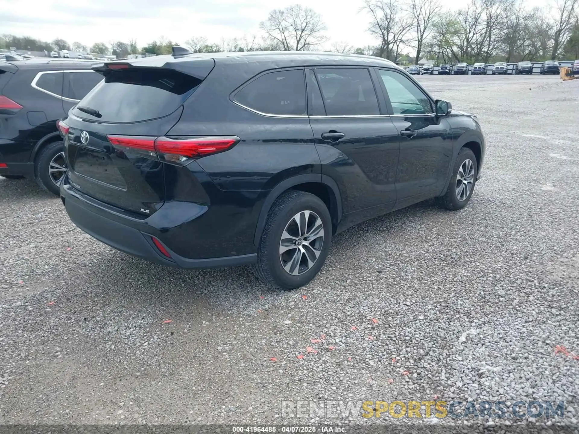 4 Photograph of a damaged car 5TDKDRAH7PS013454 TOYOTA HIGHLANDER 2023