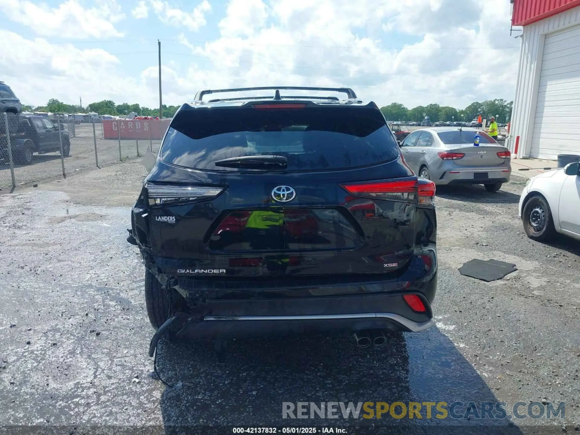 16 Photograph of a damaged car 5TDKDRAH7PS020856 TOYOTA HIGHLANDER 2023