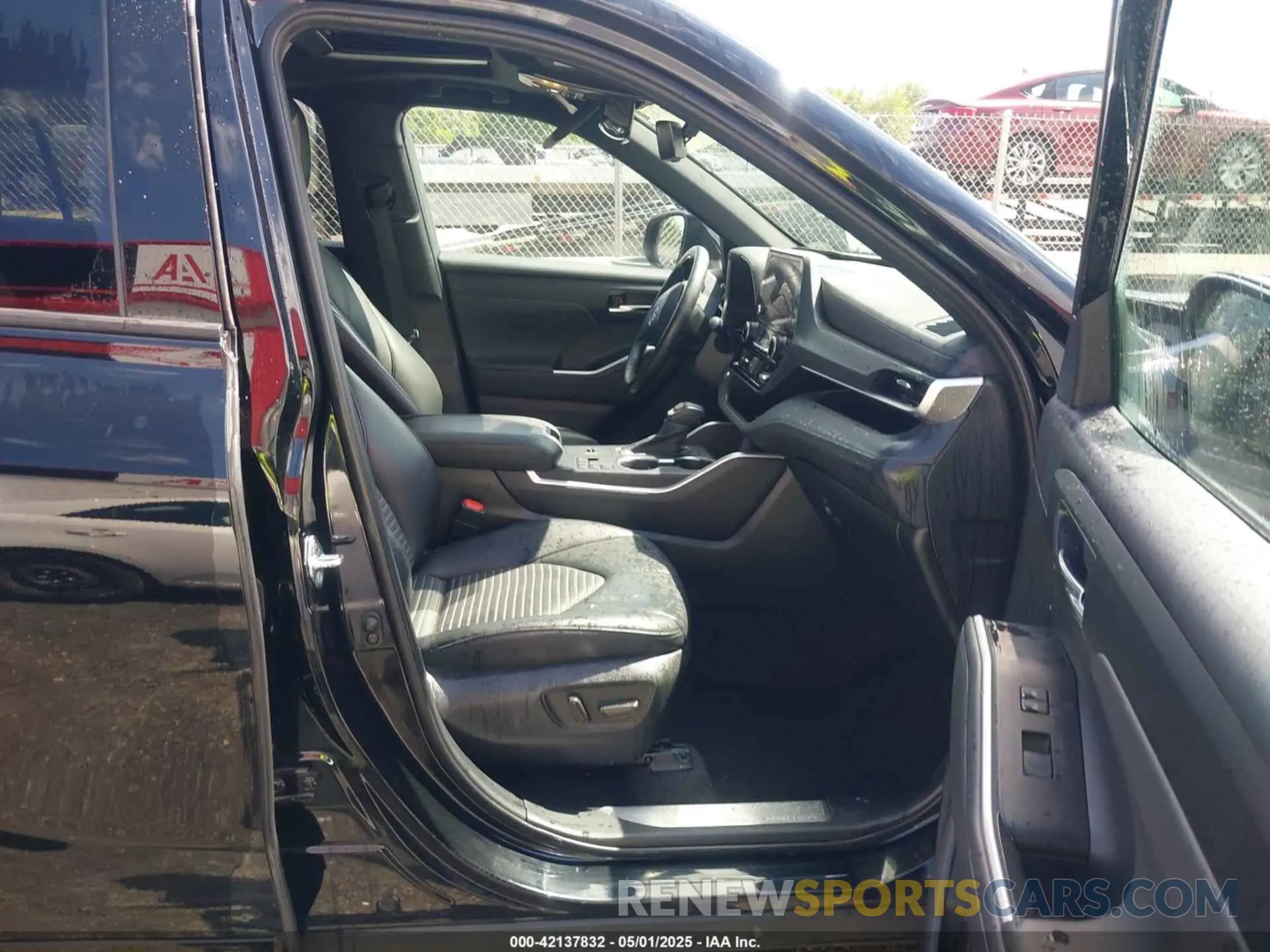 5 Photograph of a damaged car 5TDKDRAH7PS020856 TOYOTA HIGHLANDER 2023