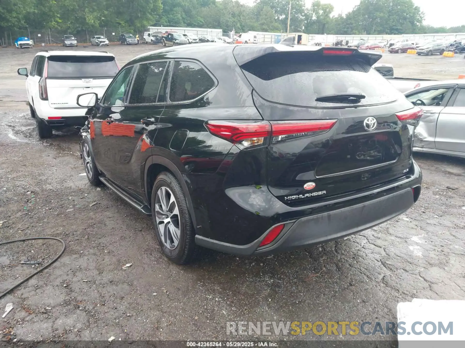 3 Photograph of a damaged car 5TDKDRAH7PS030724 TOYOTA HIGHLANDER 2023
