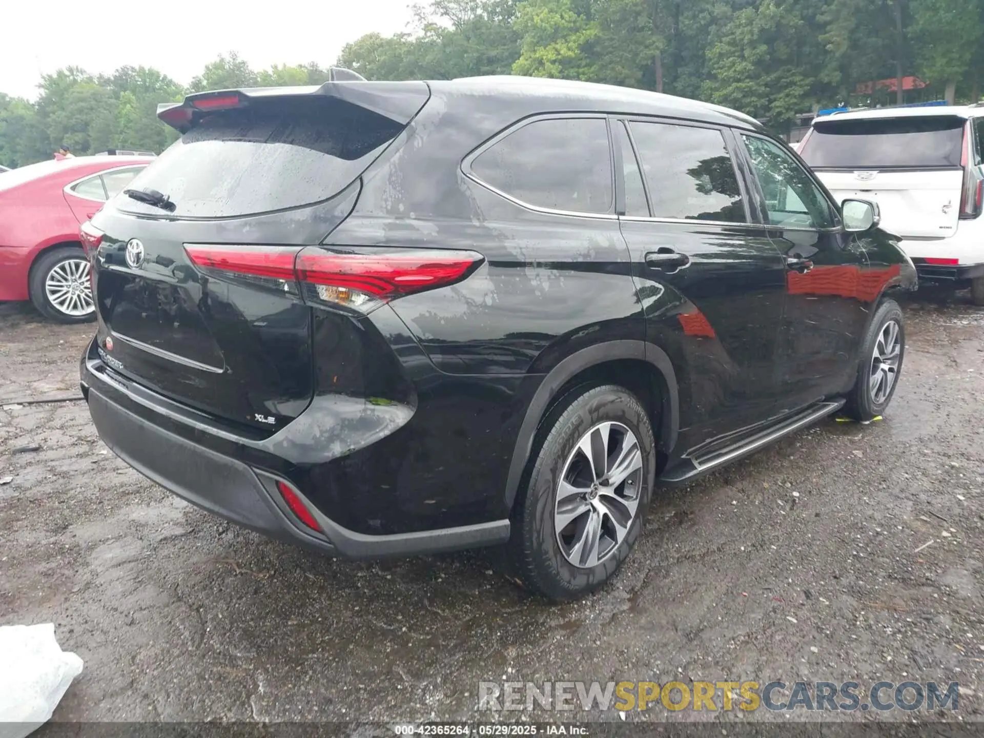 4 Photograph of a damaged car 5TDKDRAH7PS030724 TOYOTA HIGHLANDER 2023