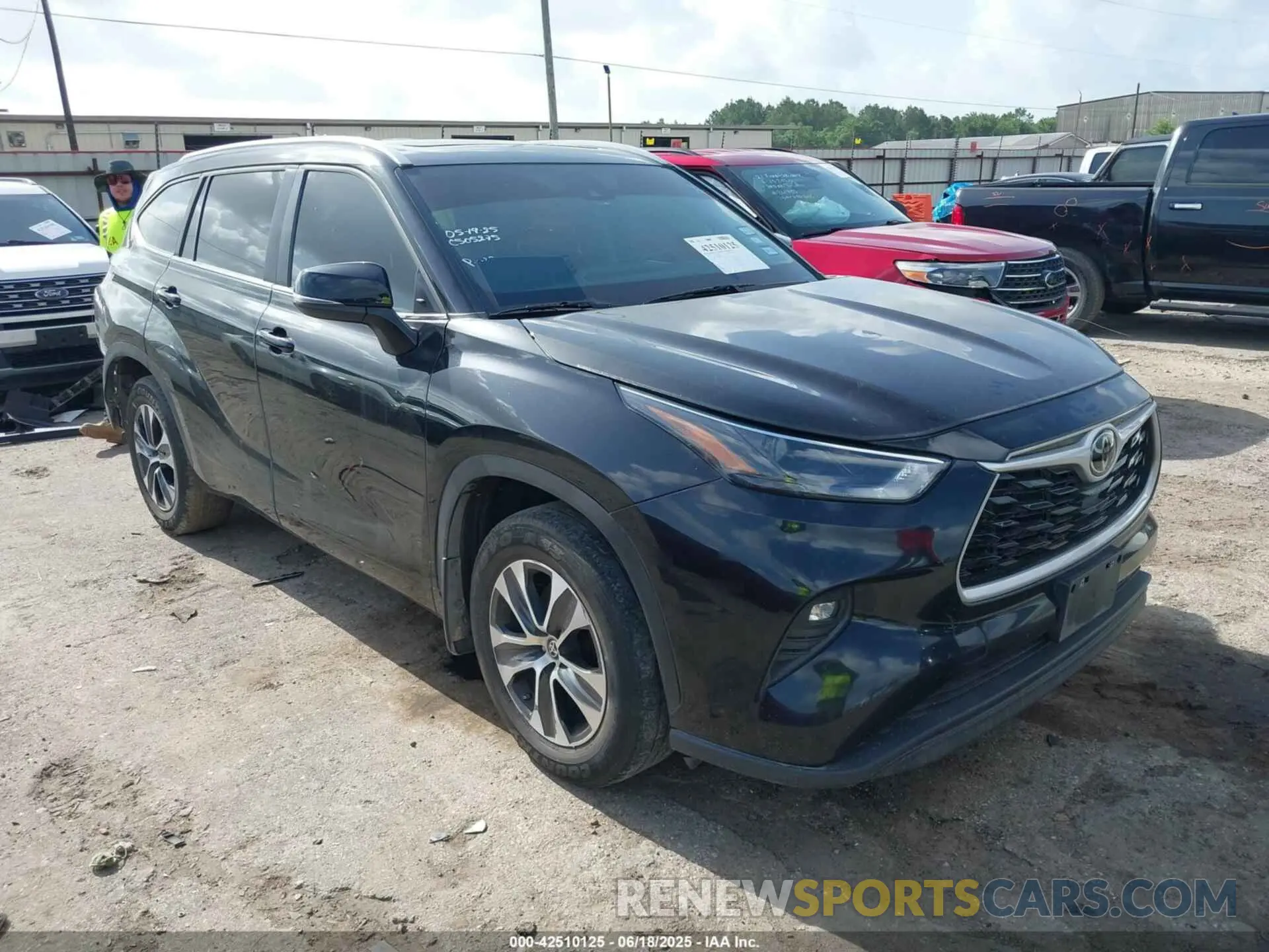 1 Photograph of a damaged car 5TDKDRAH7PS033414 TOYOTA HIGHLANDER 2023