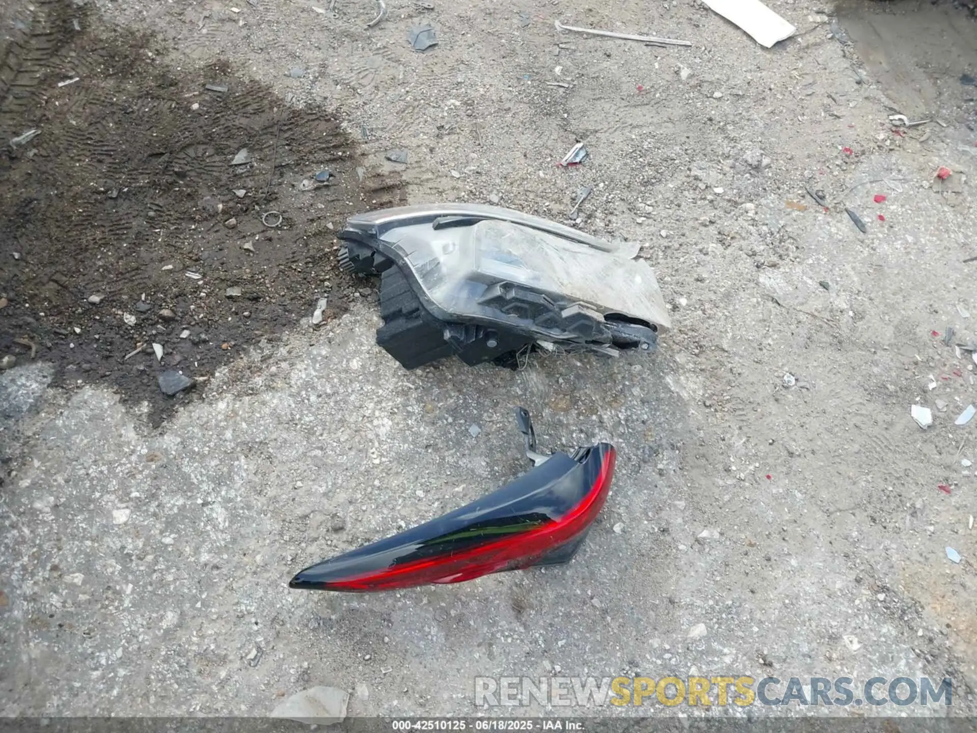 12 Photograph of a damaged car 5TDKDRAH7PS033414 TOYOTA HIGHLANDER 2023