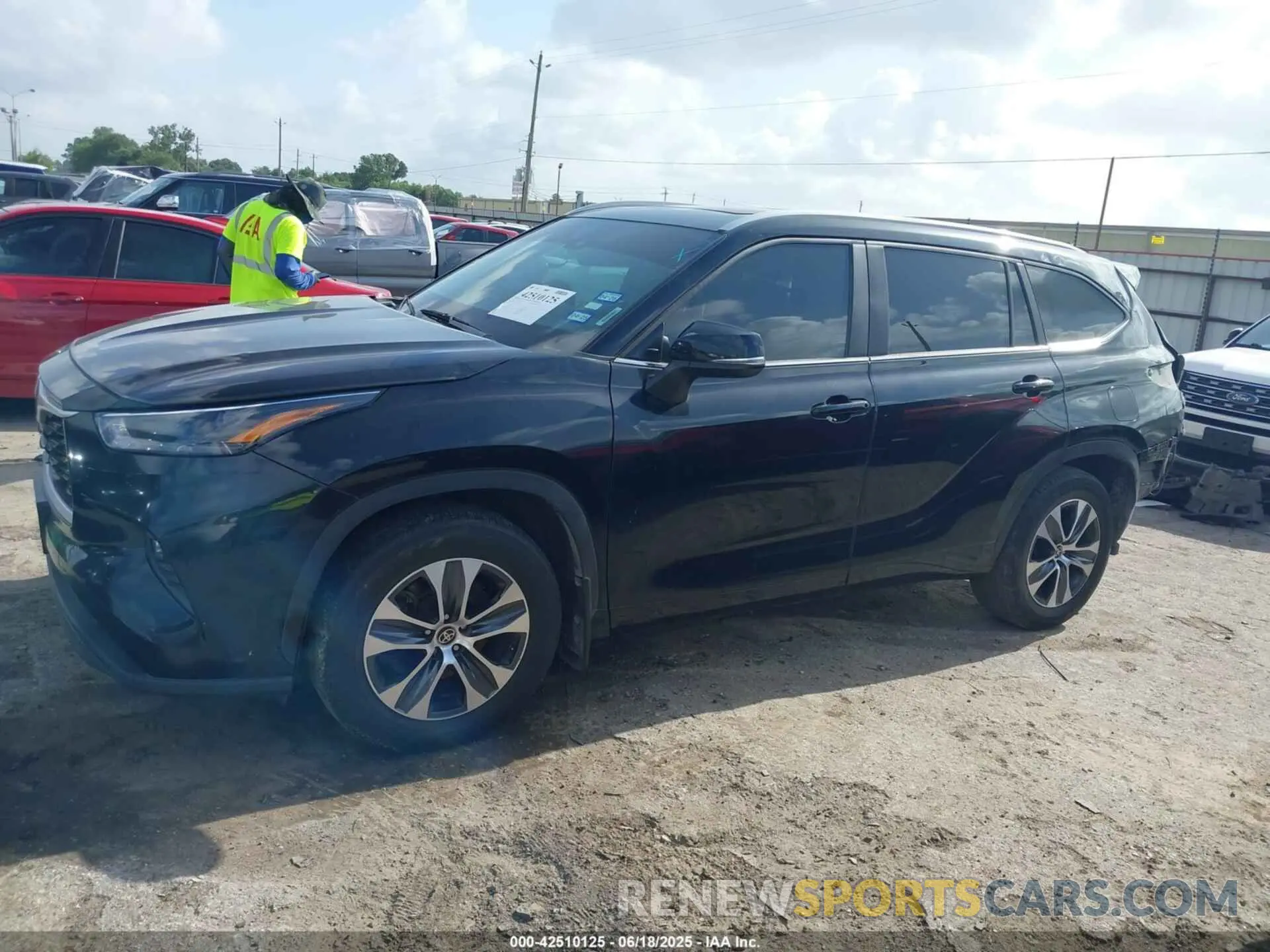 15 Photograph of a damaged car 5TDKDRAH7PS033414 TOYOTA HIGHLANDER 2023