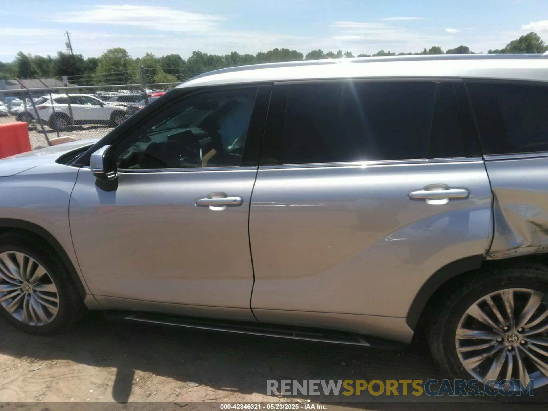 14 Photograph of a damaged car 5TDKDRAH7PS047667 TOYOTA HIGHLANDER 2023