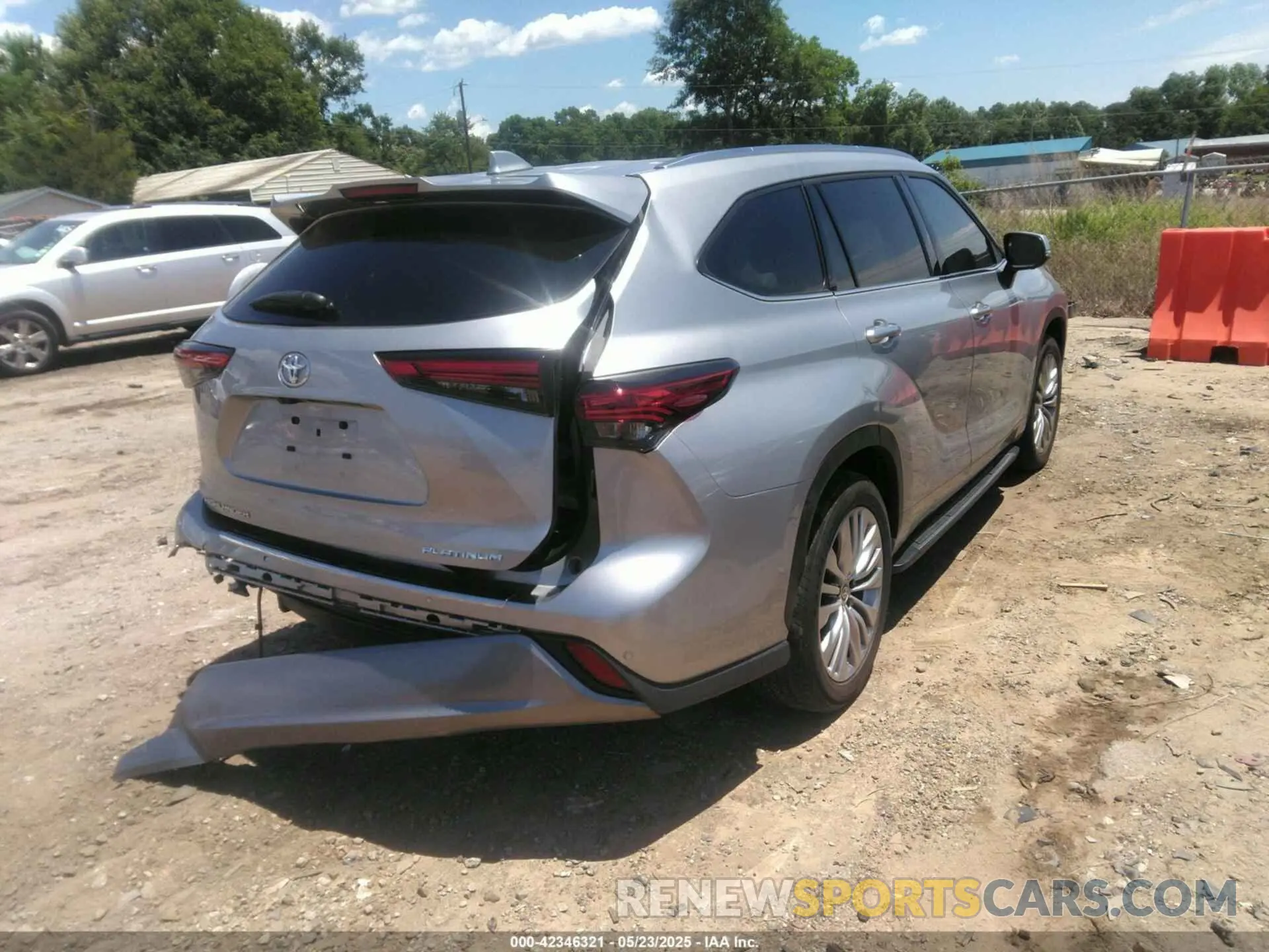 4 Photograph of a damaged car 5TDKDRAH7PS047667 TOYOTA HIGHLANDER 2023