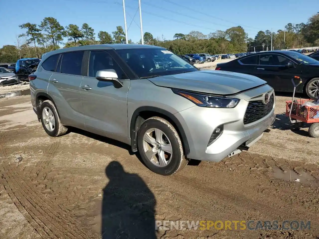 4 Photograph of a damaged car 5TDKDRAH7PS505613 TOYOTA HIGHLANDER 2023