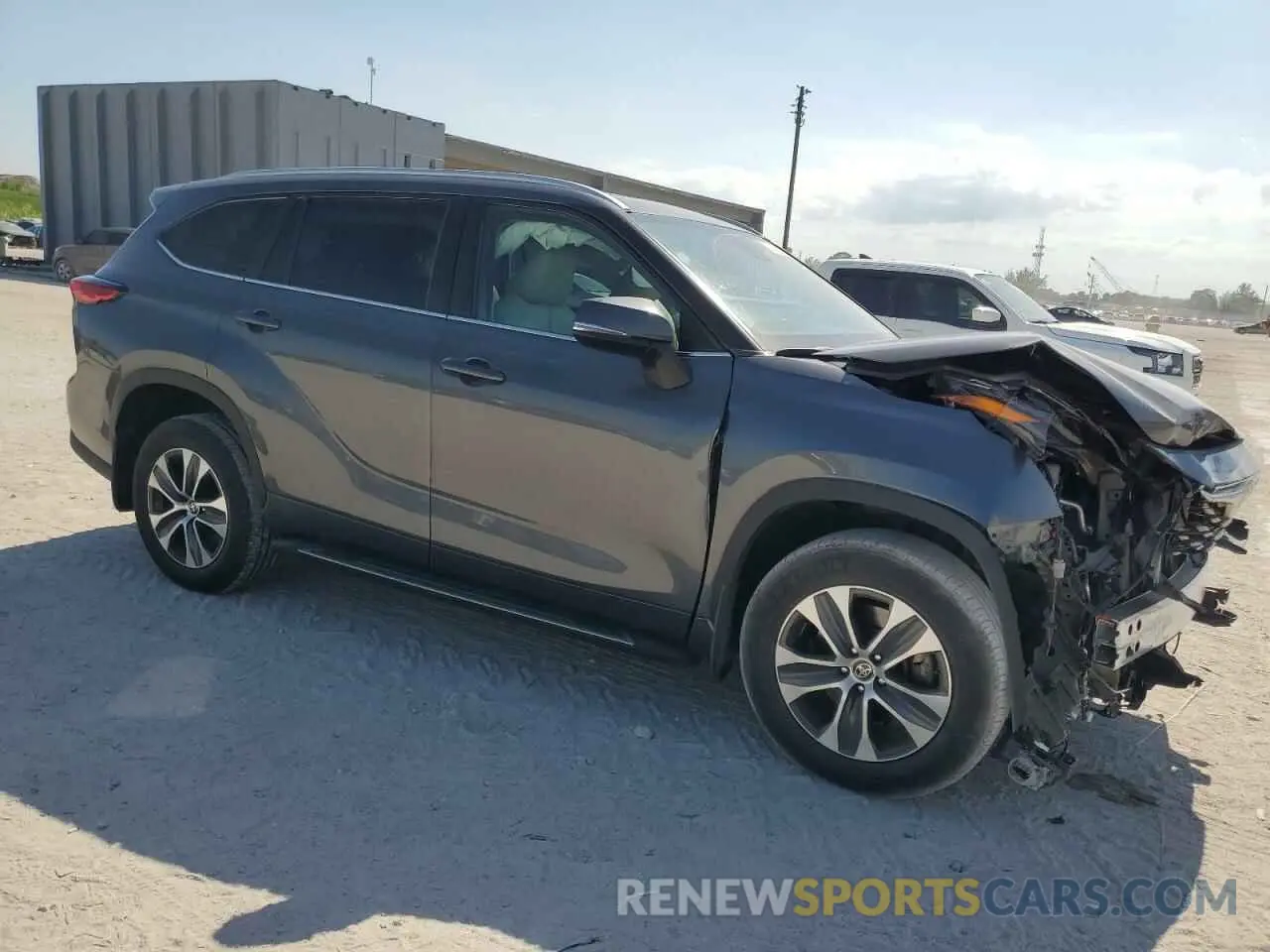 4 Photograph of a damaged car 5TDKDRAH7PS520564 TOYOTA HIGHLANDER 2023