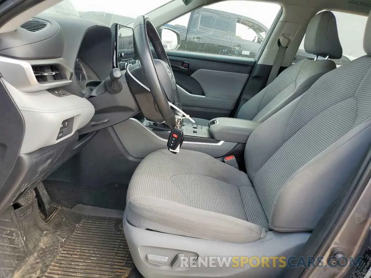 7 Photograph of a damaged car 5TDKDRAH7PS524887 TOYOTA HIGHLANDER 2023