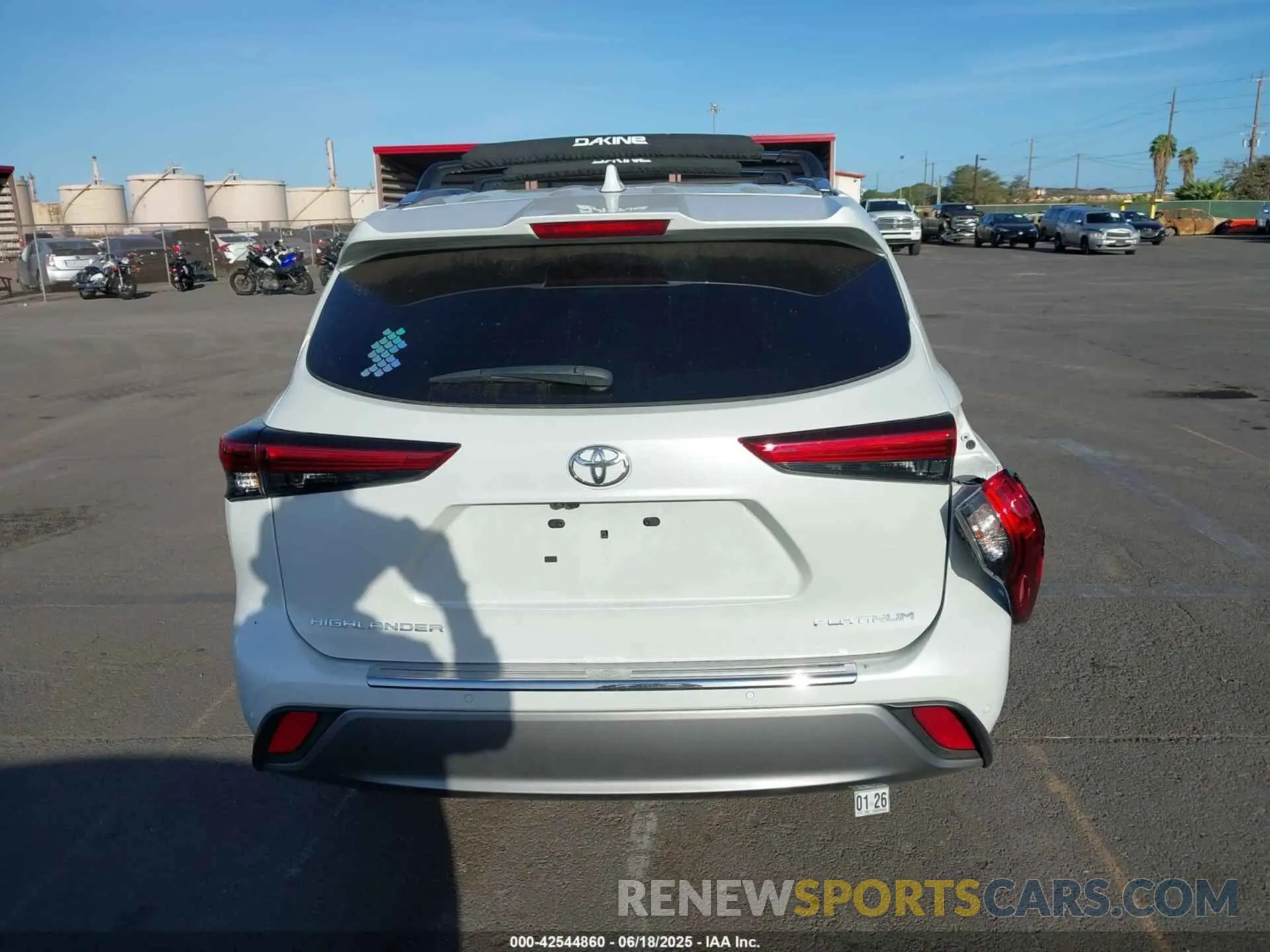 16 Photograph of a damaged car 5TDKDRAH8PS009638 TOYOTA HIGHLANDER 2023