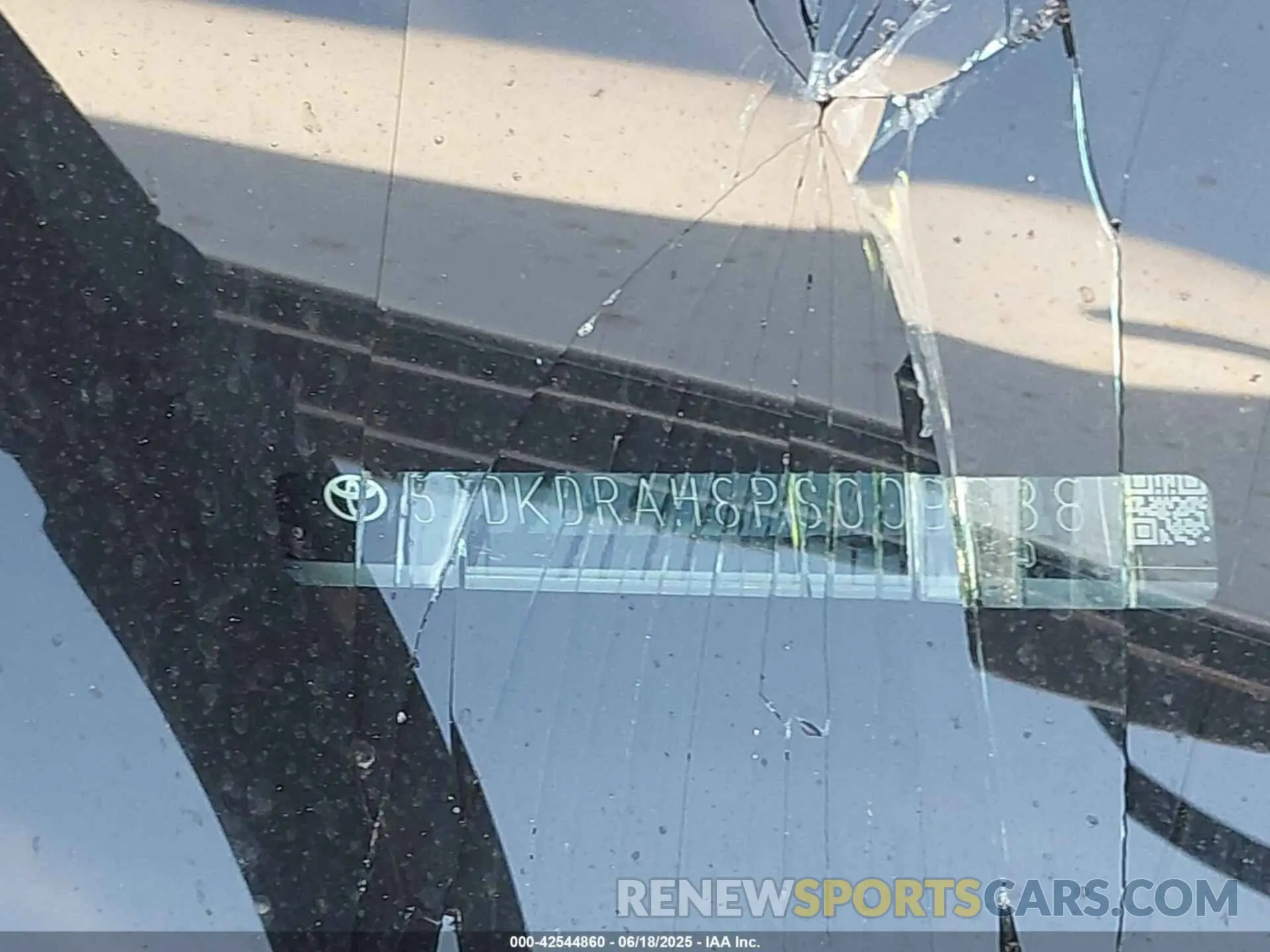9 Photograph of a damaged car 5TDKDRAH8PS009638 TOYOTA HIGHLANDER 2023
