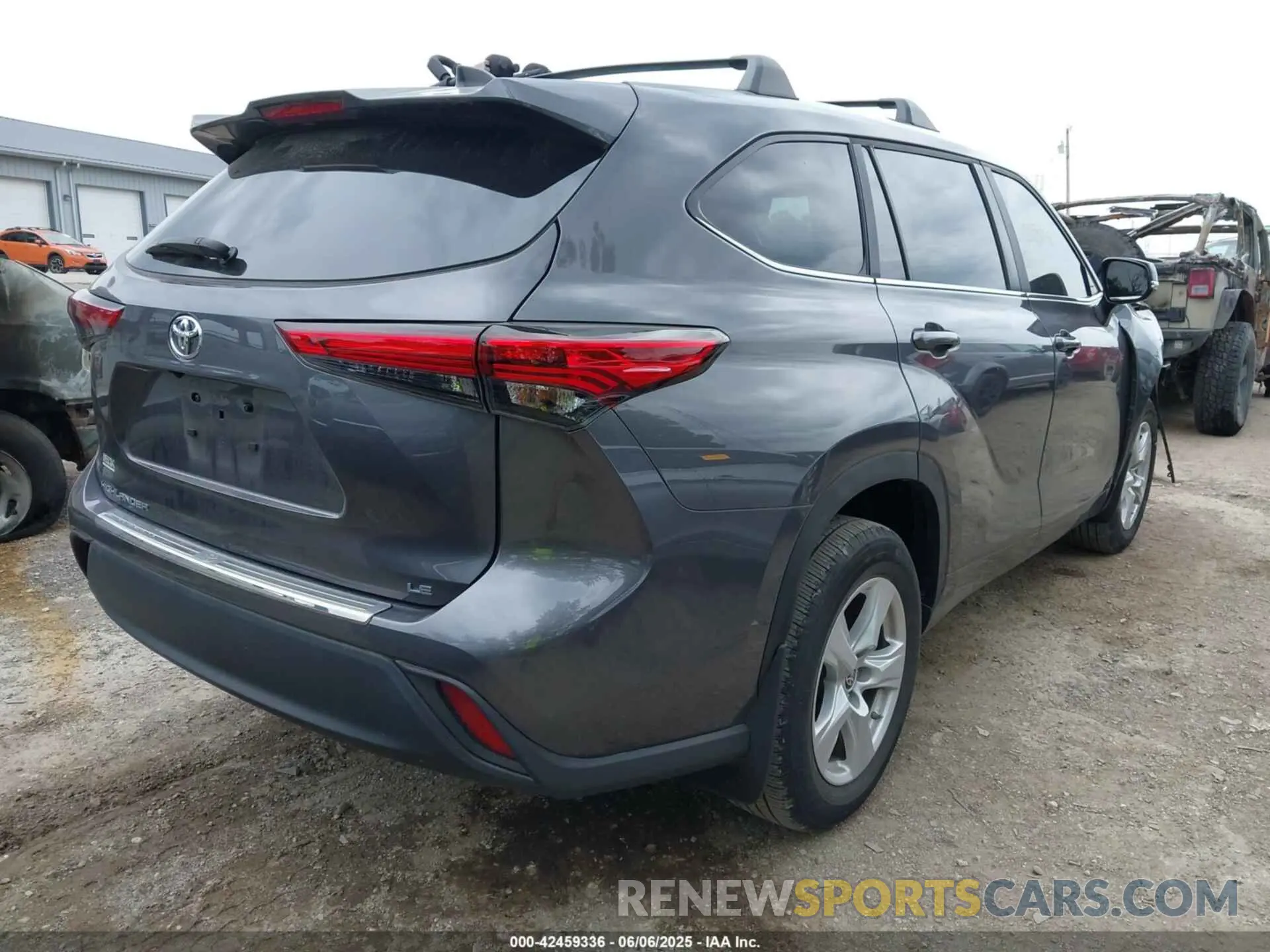 4 Photograph of a damaged car 5TDKDRAH8PS019733 TOYOTA HIGHLANDER 2023
