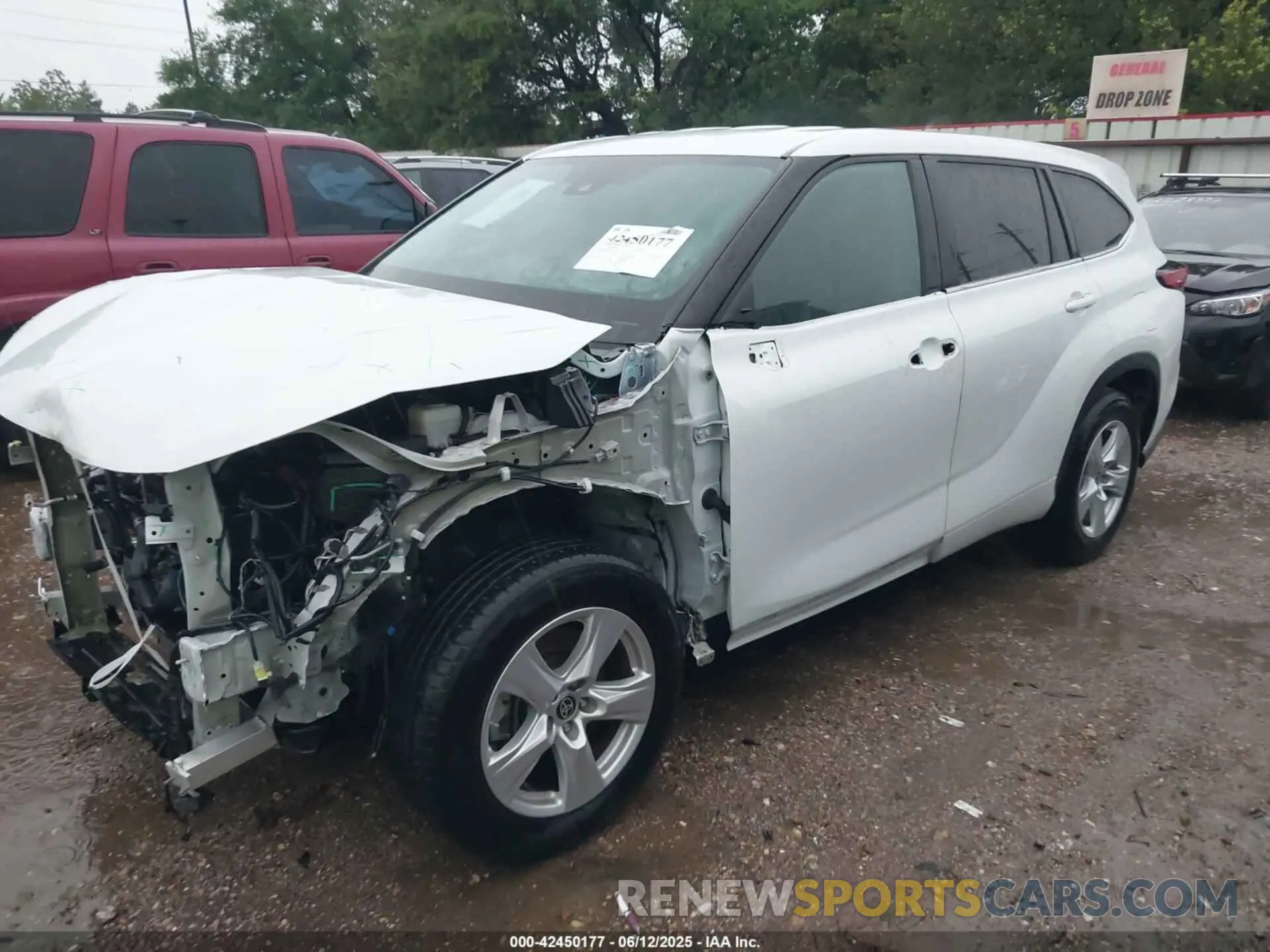 2 Photograph of a damaged car 5TDKDRAH8PS022728 TOYOTA HIGHLANDER 2023