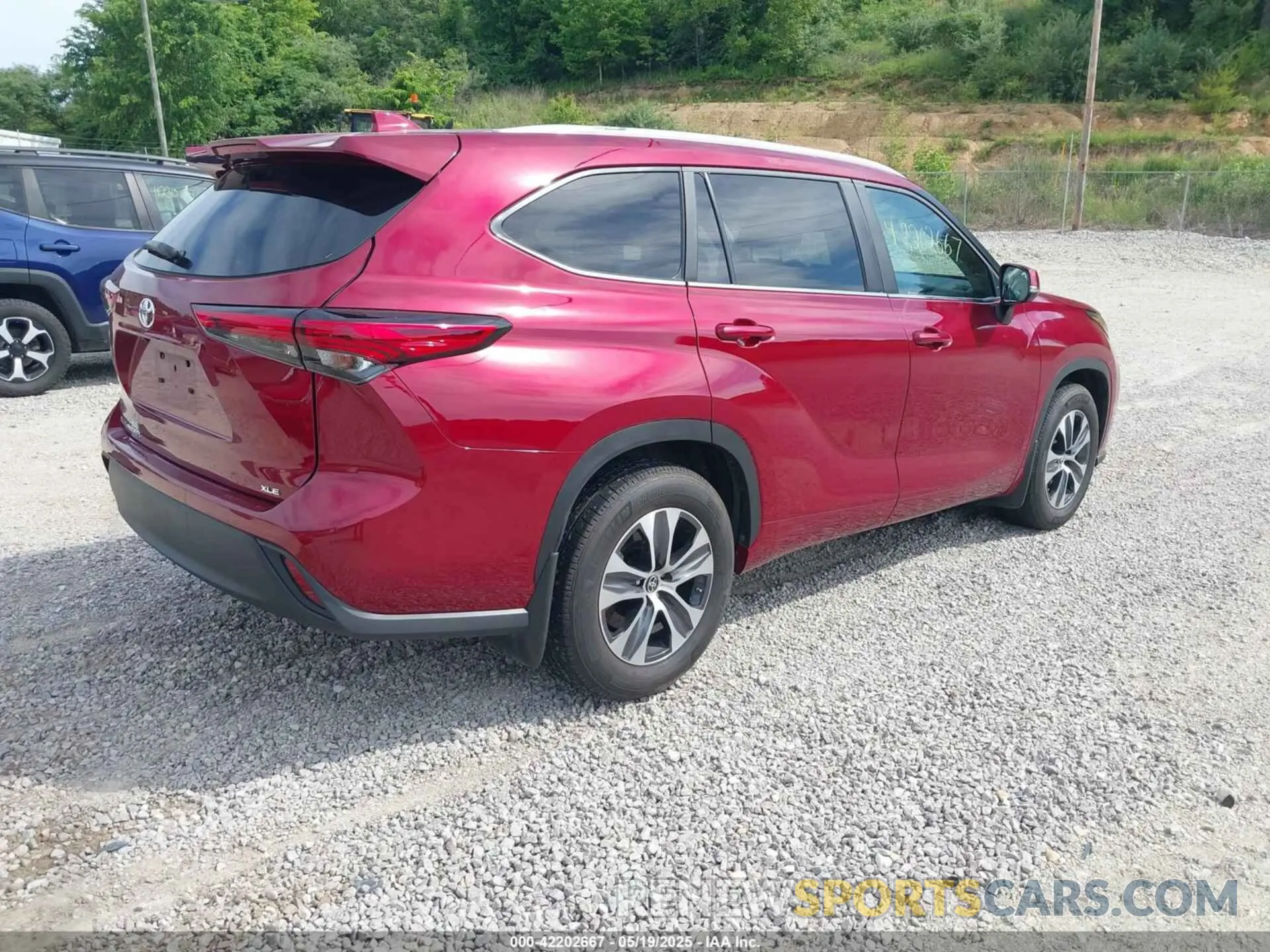 4 Photograph of a damaged car 5TDKDRAH8PS026410 TOYOTA HIGHLANDER 2023