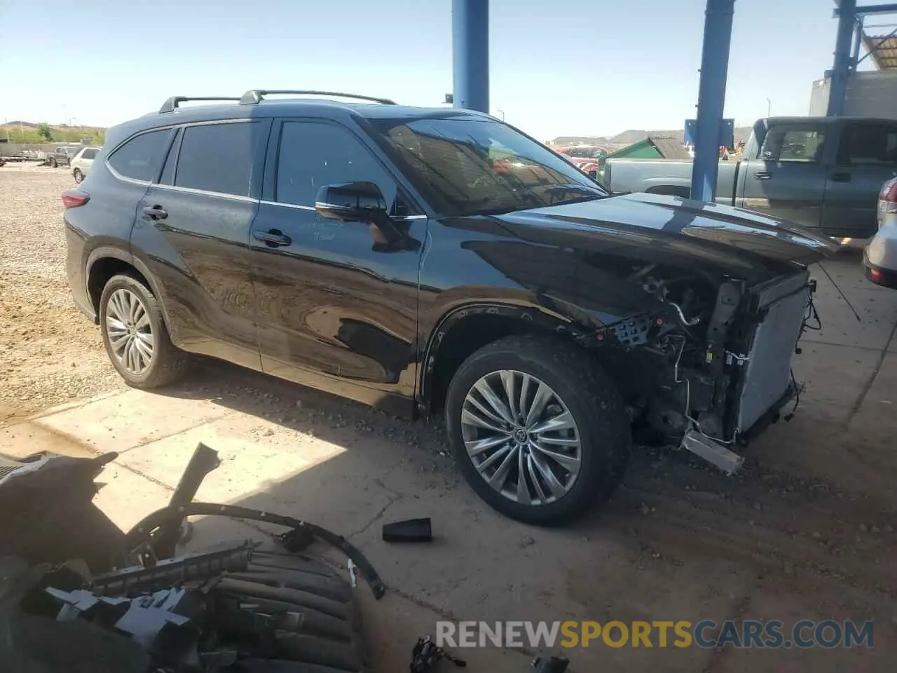 4 Photograph of a damaged car 5TDKDRAH8PS044499 TOYOTA HIGHLANDER 2023