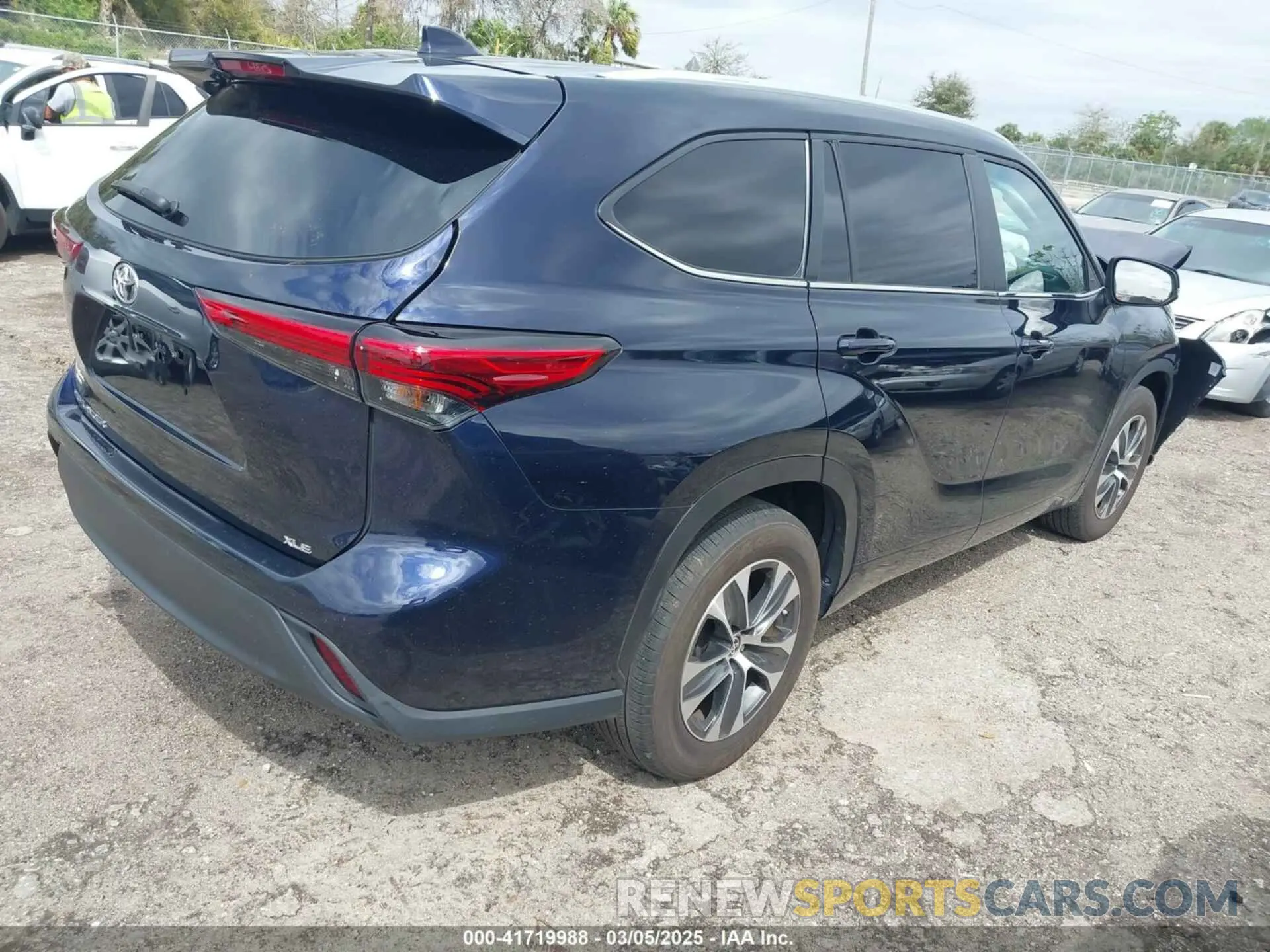 4 Photograph of a damaged car 5TDKDRAH8PS045667 TOYOTA HIGHLANDER 2023