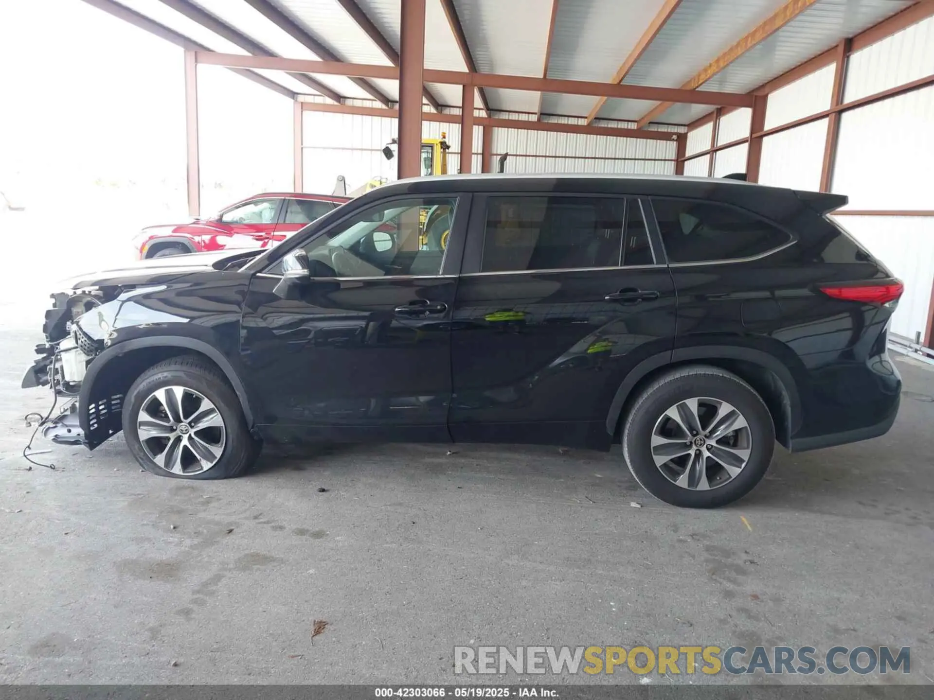 15 Photograph of a damaged car 5TDKDRAH8PS511517 TOYOTA HIGHLANDER 2023
