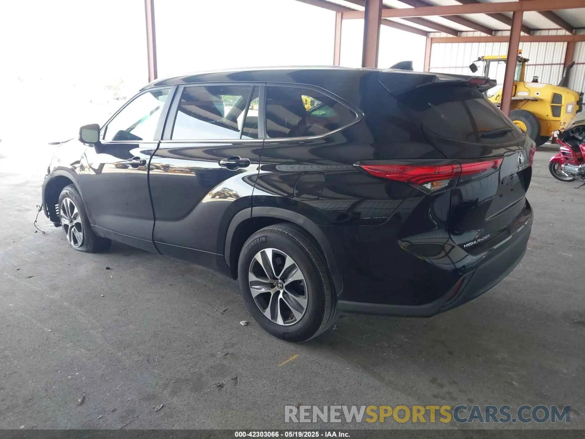 3 Photograph of a damaged car 5TDKDRAH8PS511517 TOYOTA HIGHLANDER 2023