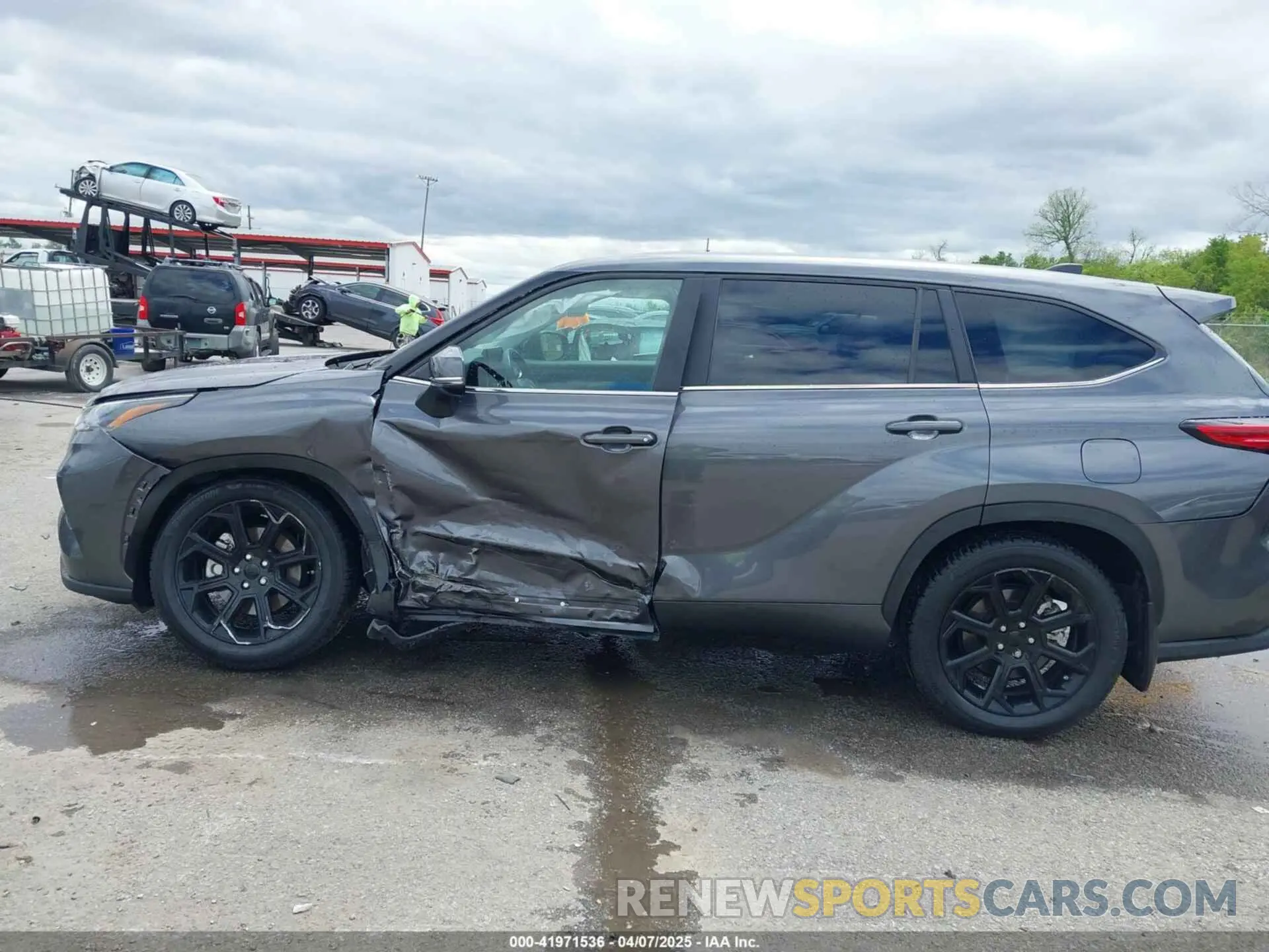 14 Photograph of a damaged car 5TDKDRAH8PS512327 TOYOTA HIGHLANDER 2023