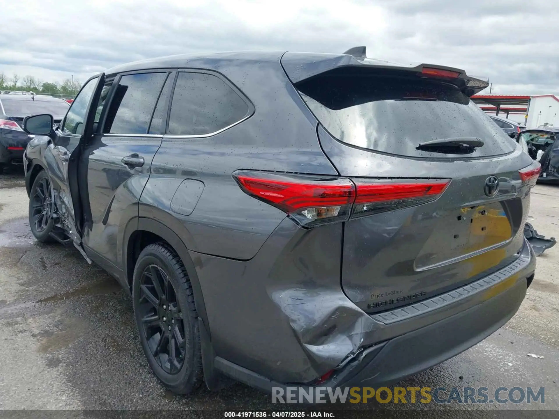 3 Photograph of a damaged car 5TDKDRAH8PS512327 TOYOTA HIGHLANDER 2023