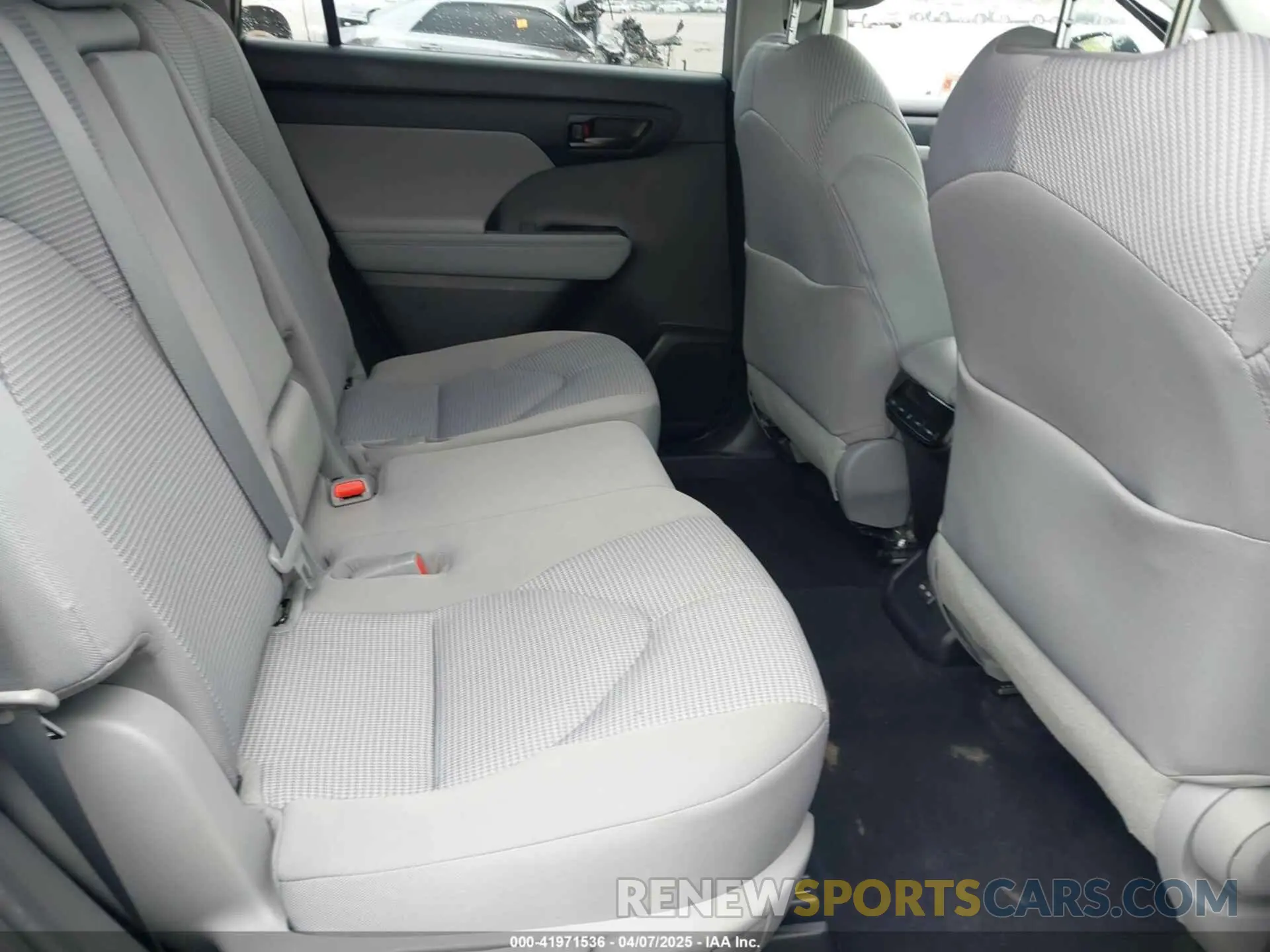 8 Photograph of a damaged car 5TDKDRAH8PS512327 TOYOTA HIGHLANDER 2023