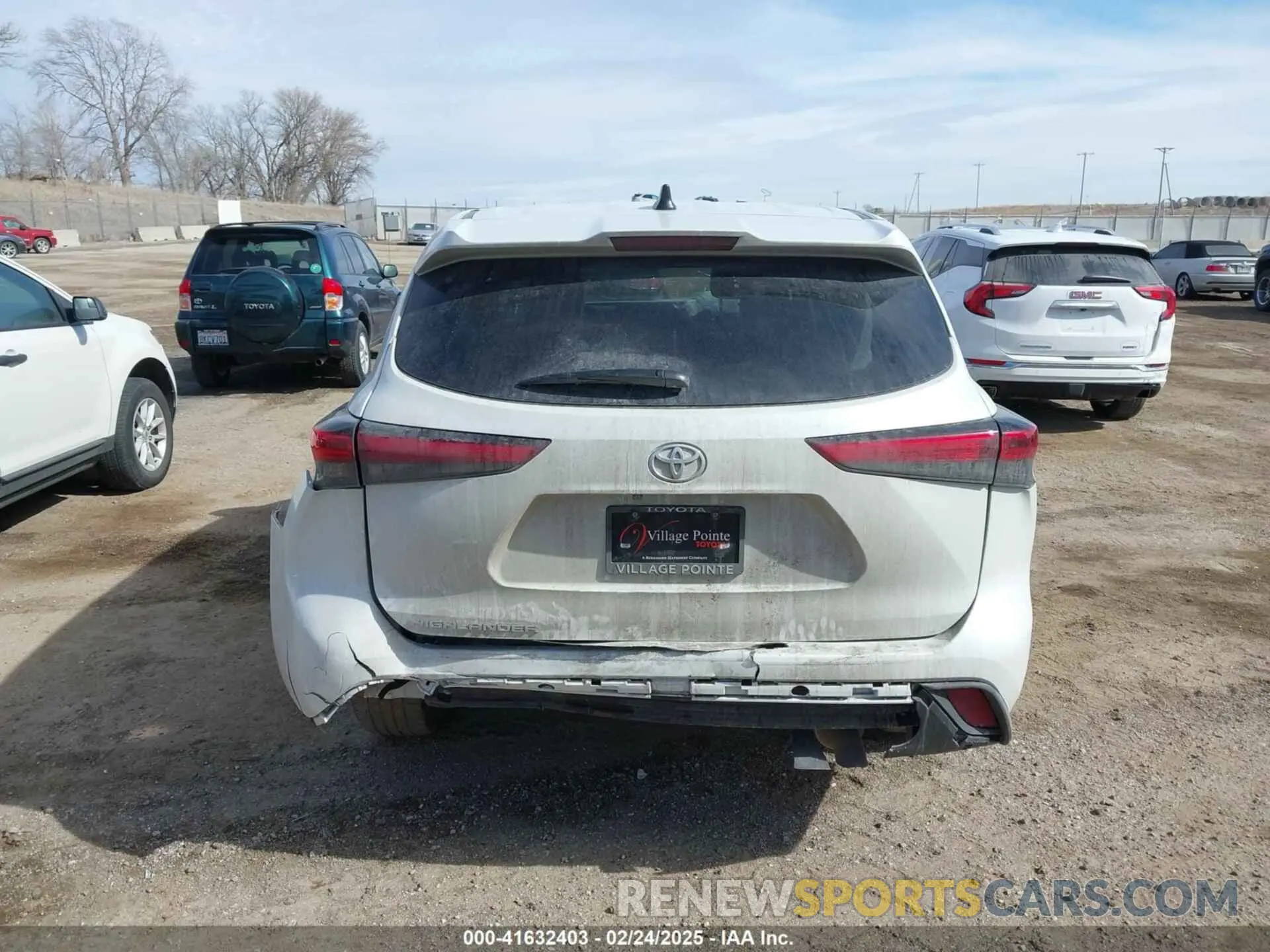 16 Photograph of a damaged car 5TDKDRAH8PS519116 TOYOTA HIGHLANDER 2023