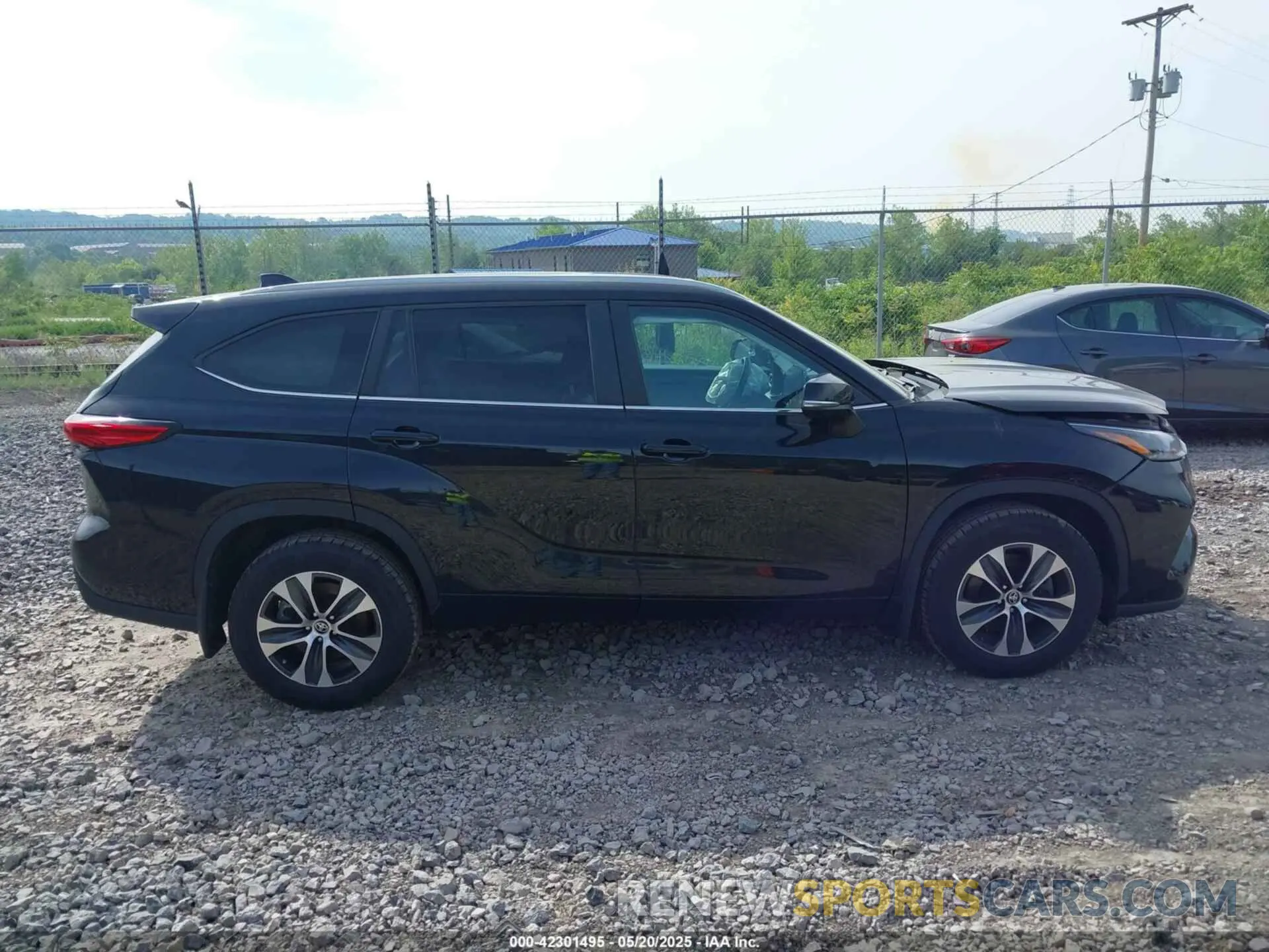 13 Photograph of a damaged car 5TDKDRAH9PS026397 TOYOTA HIGHLANDER 2023