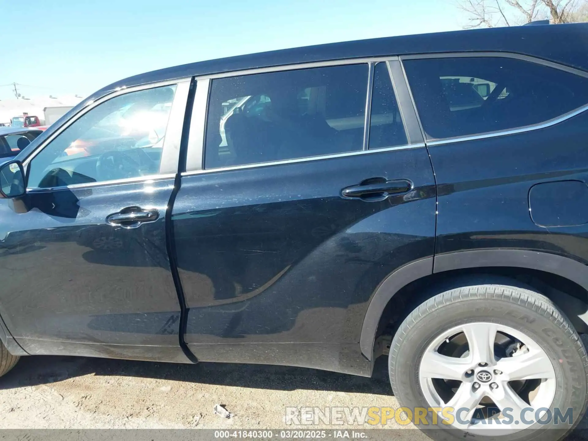 14 Photograph of a damaged car 5TDKDRAH9PS046701 TOYOTA HIGHLANDER 2023
