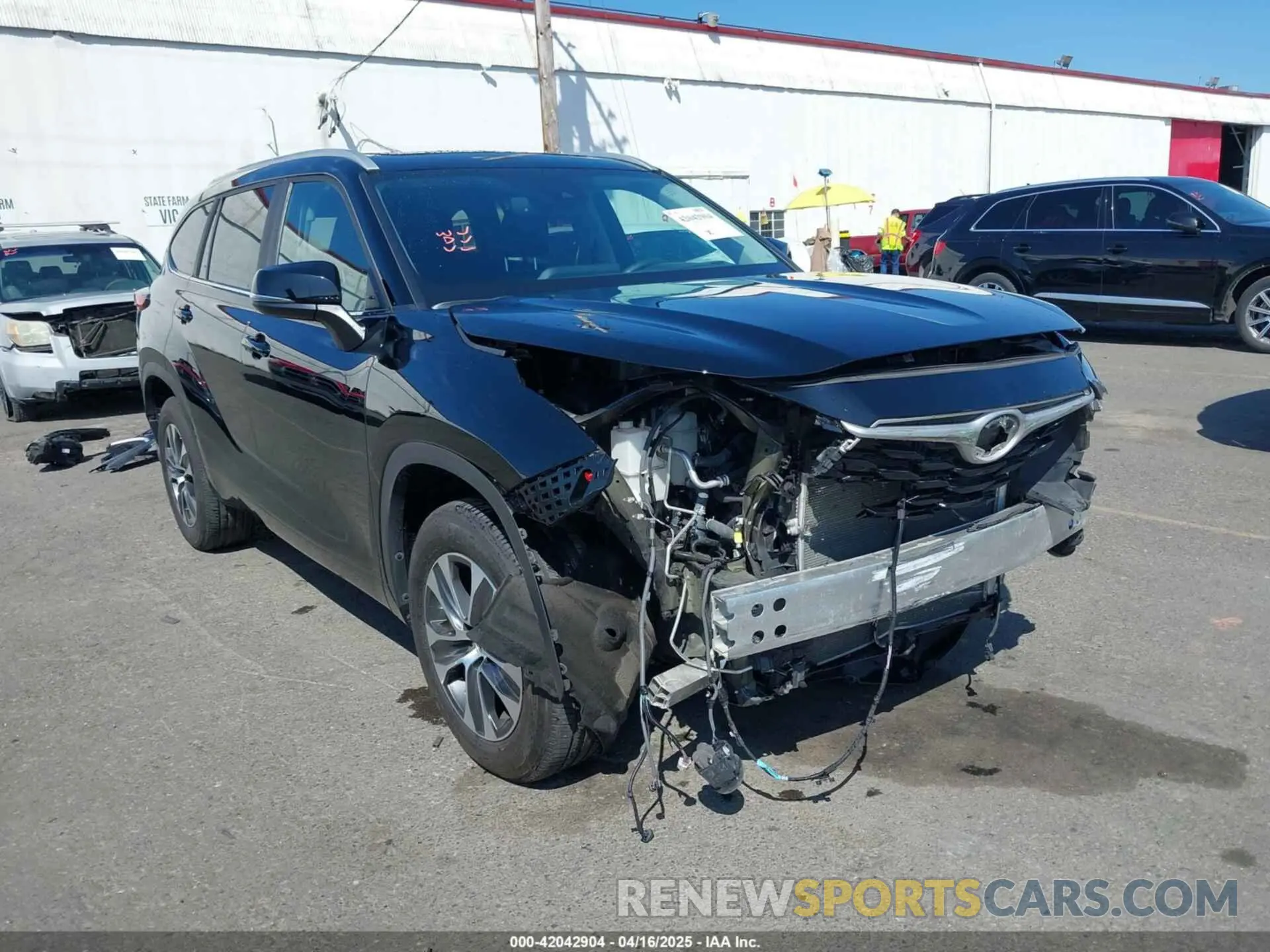 1 Photograph of a damaged car 5TDKDRAHXPS010127 TOYOTA HIGHLANDER 2023