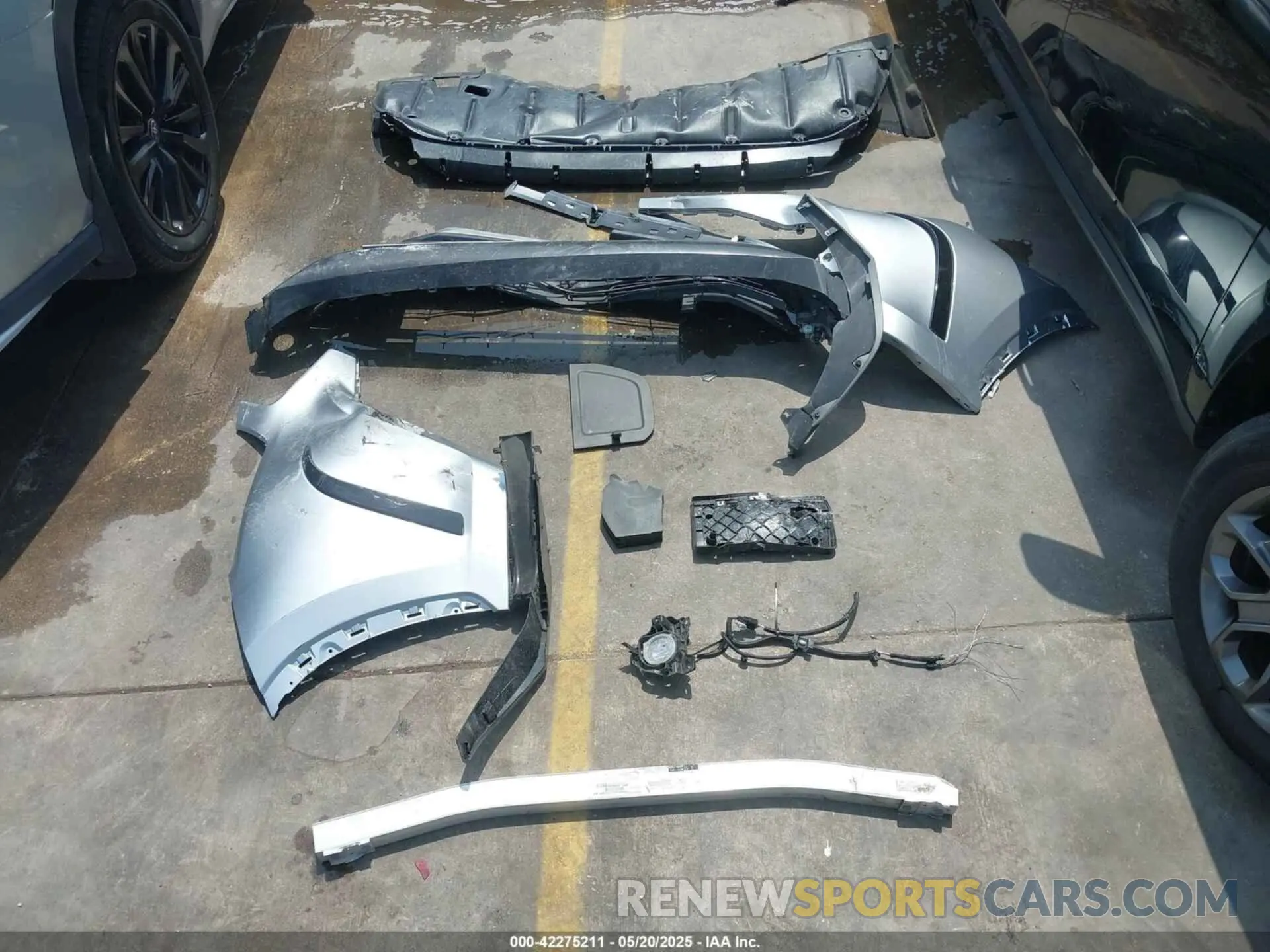 12 Photograph of a damaged car 5TDKDRAHXPS016140 TOYOTA HIGHLANDER 2023