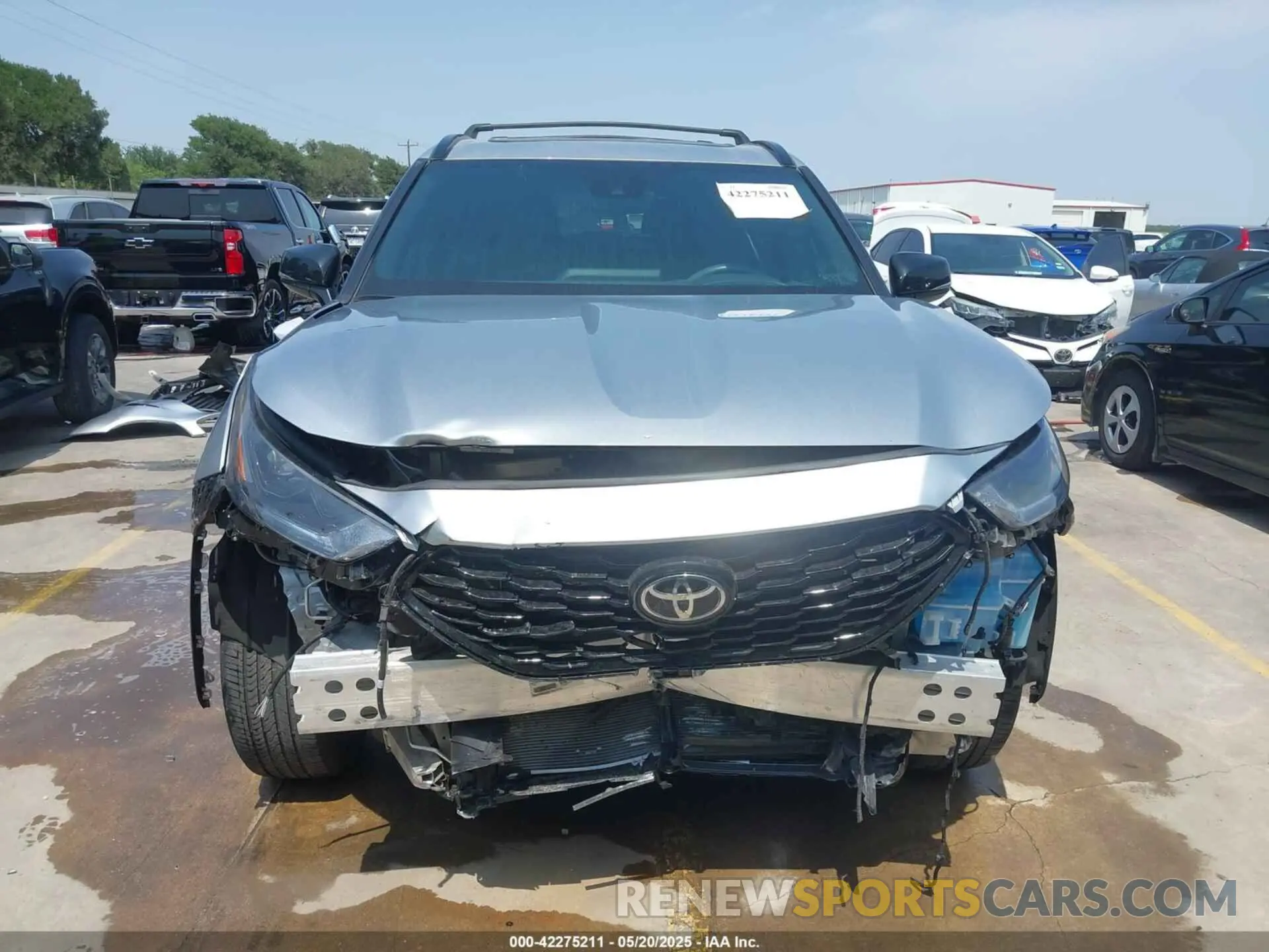 13 Photograph of a damaged car 5TDKDRAHXPS016140 TOYOTA HIGHLANDER 2023