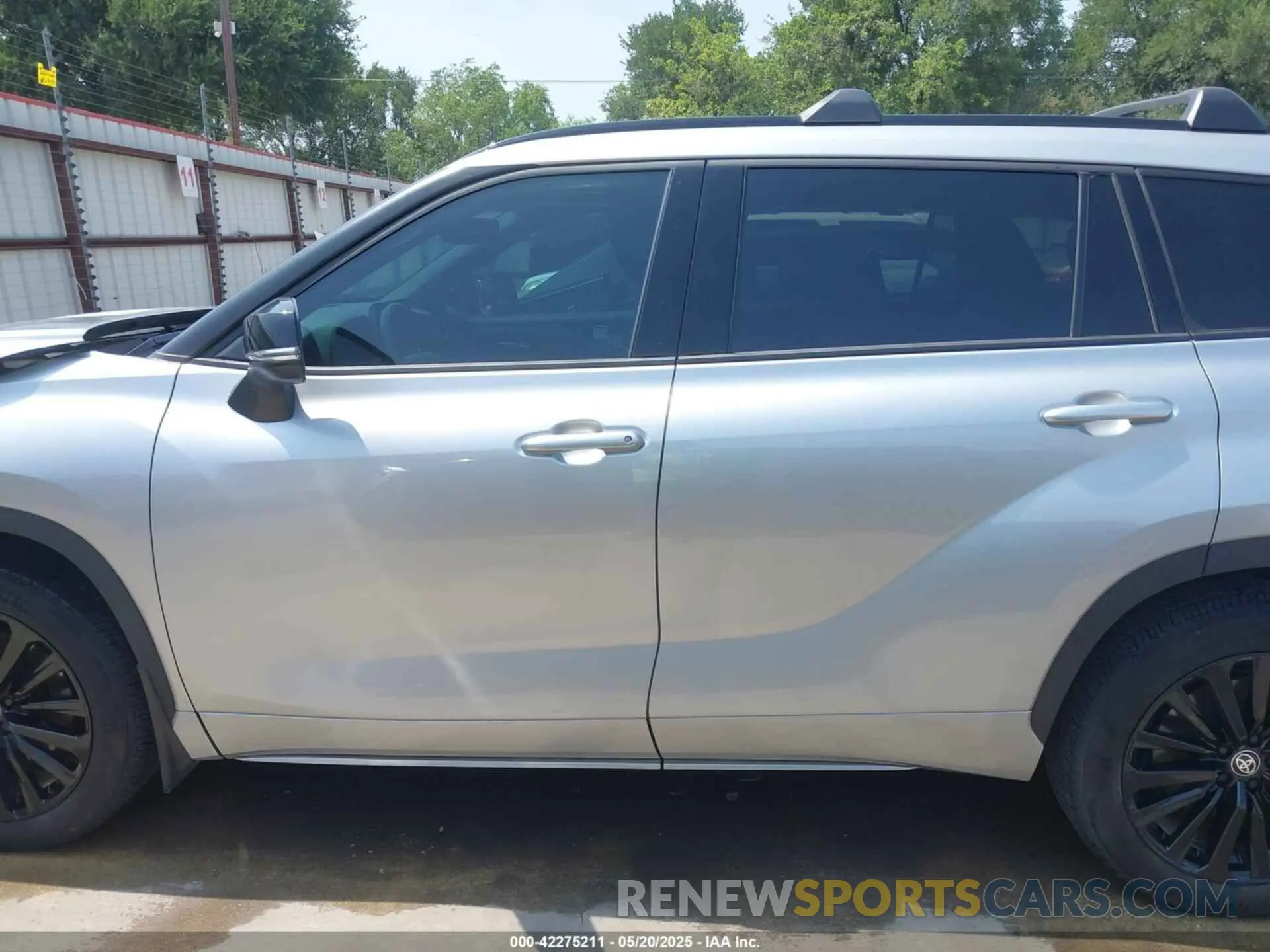 15 Photograph of a damaged car 5TDKDRAHXPS016140 TOYOTA HIGHLANDER 2023