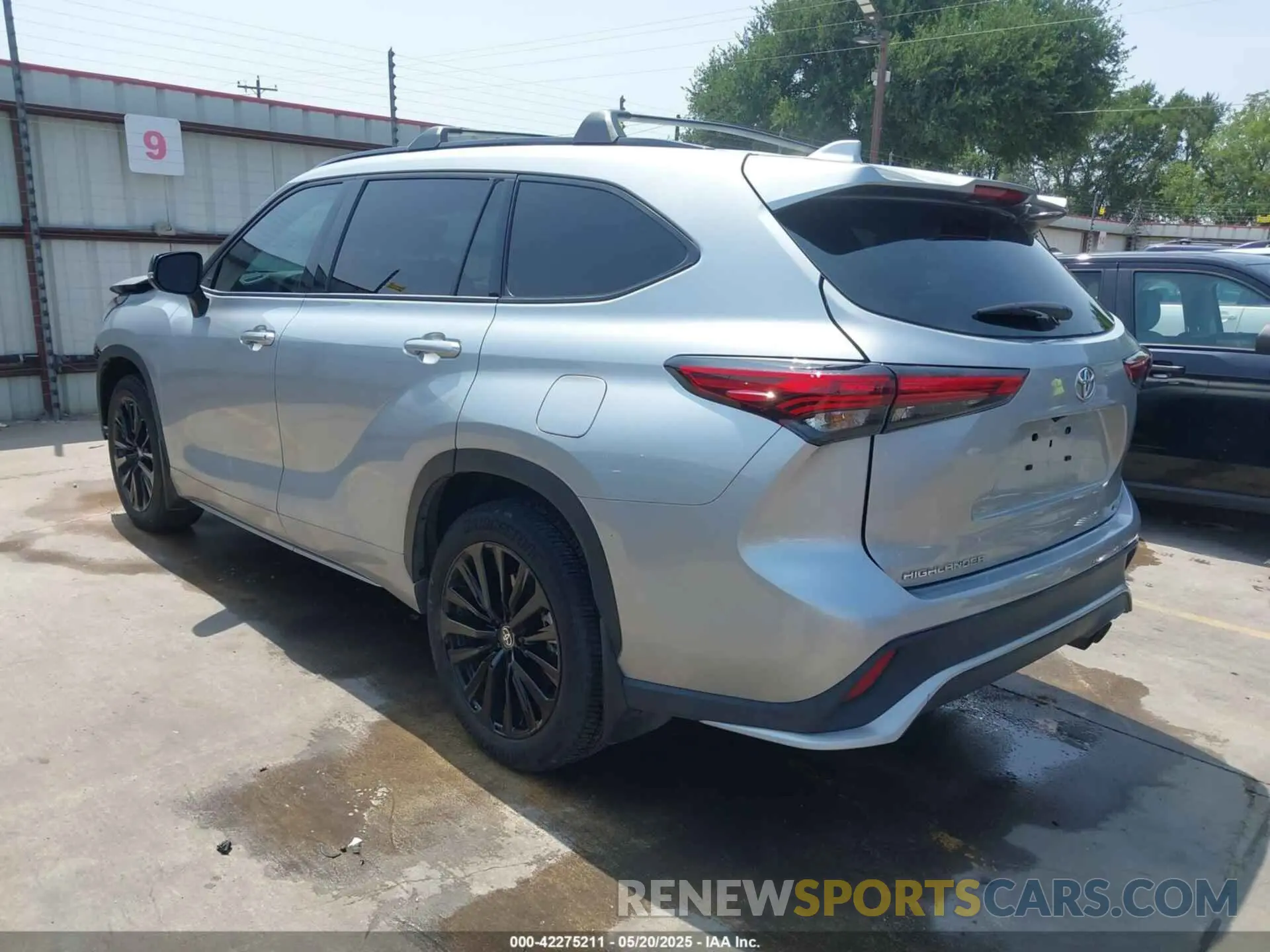 3 Photograph of a damaged car 5TDKDRAHXPS016140 TOYOTA HIGHLANDER 2023