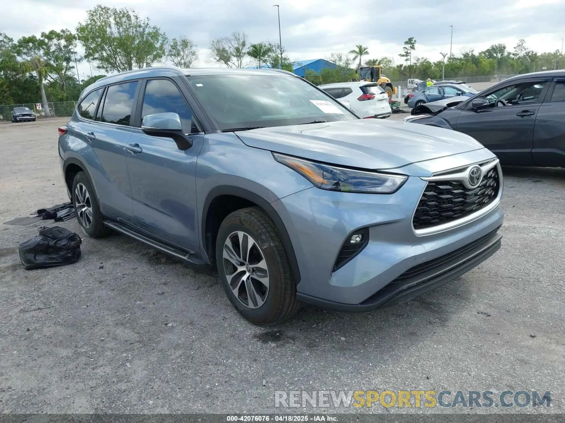 1 Photograph of a damaged car 5TDKDRAHXPS504973 TOYOTA HIGHLANDER 2023