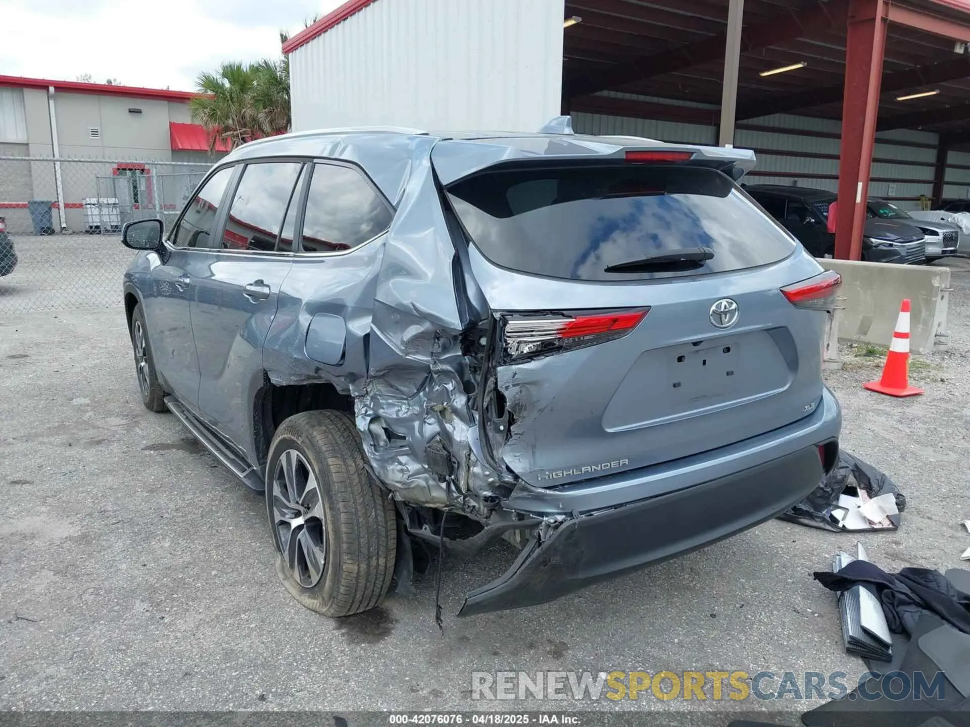 6 Photograph of a damaged car 5TDKDRAHXPS504973 TOYOTA HIGHLANDER 2023