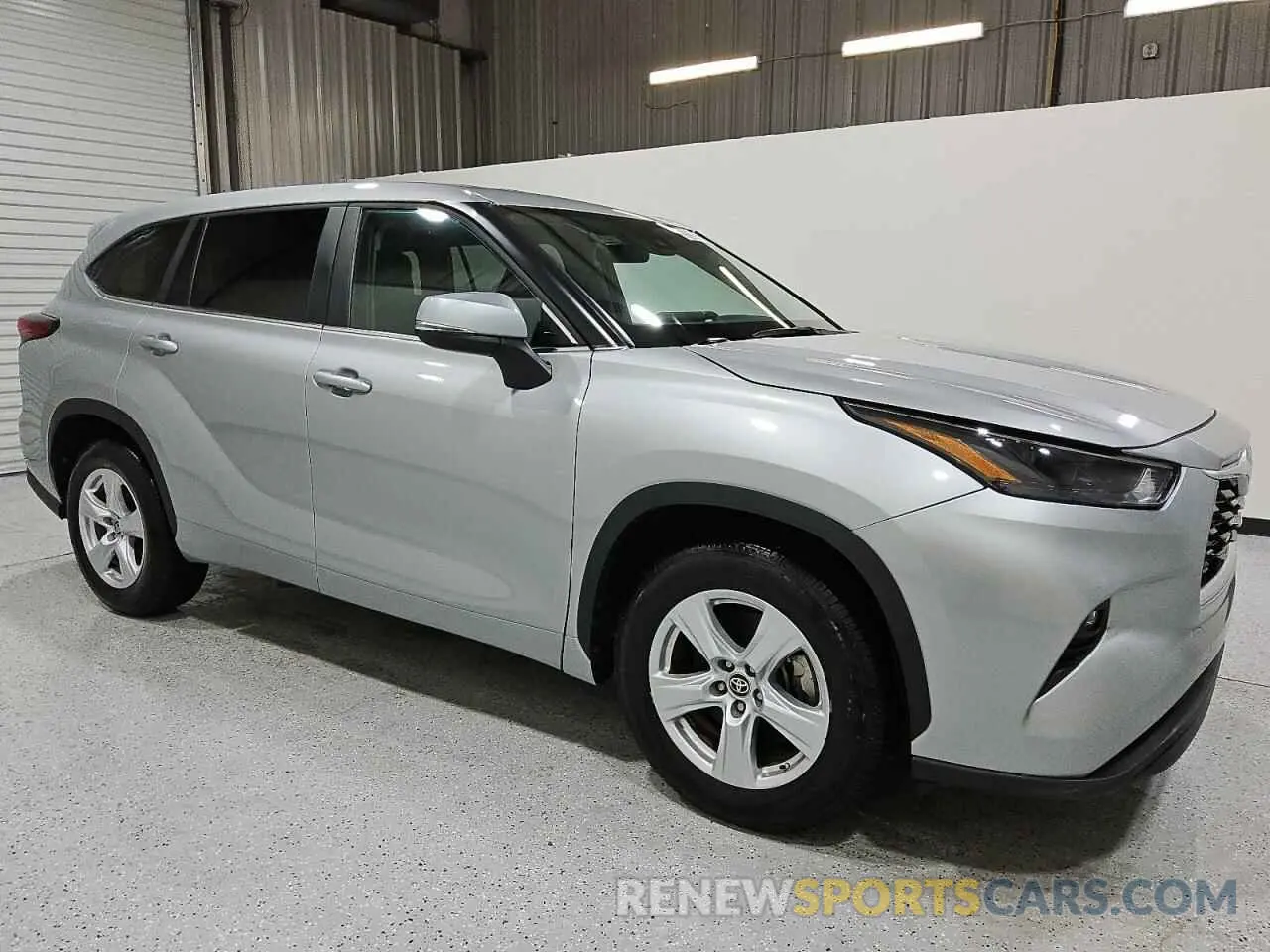 4 Photograph of a damaged car 5TDKDRAHXPS505296 TOYOTA HIGHLANDER 2023