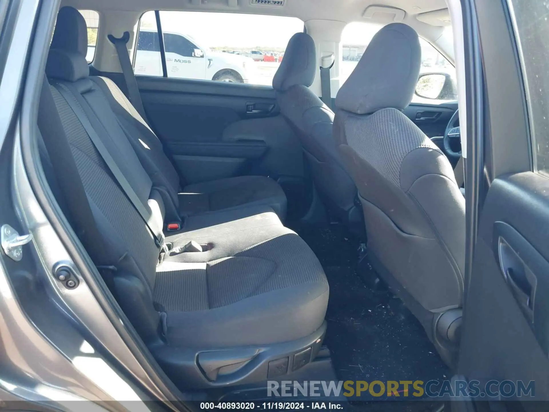 8 Photograph of a damaged car 5TDKDRAHXPS508988 TOYOTA HIGHLANDER 2023