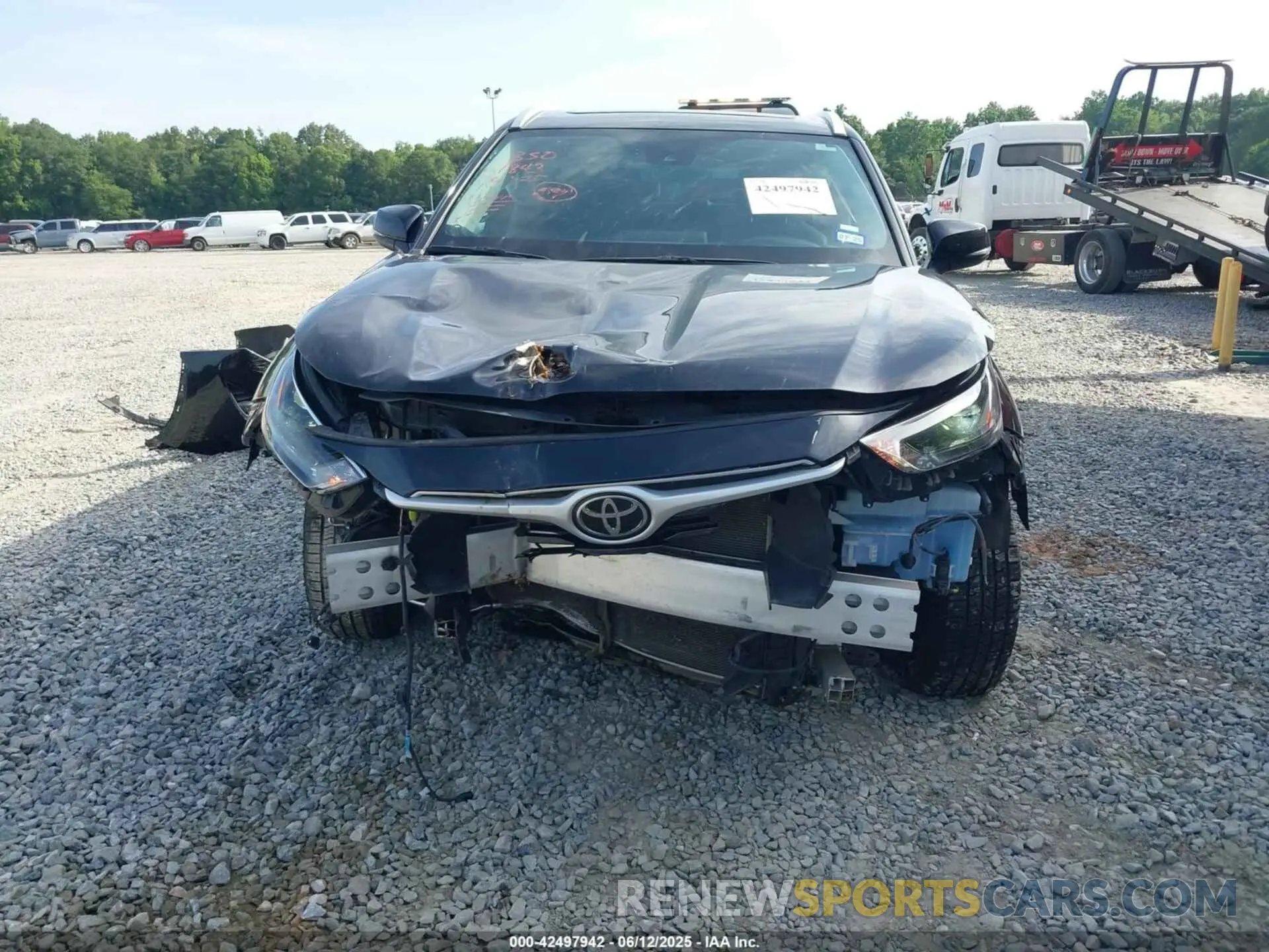 13 Photograph of a damaged car 5TDKDRAHXPS511843 TOYOTA HIGHLANDER 2023