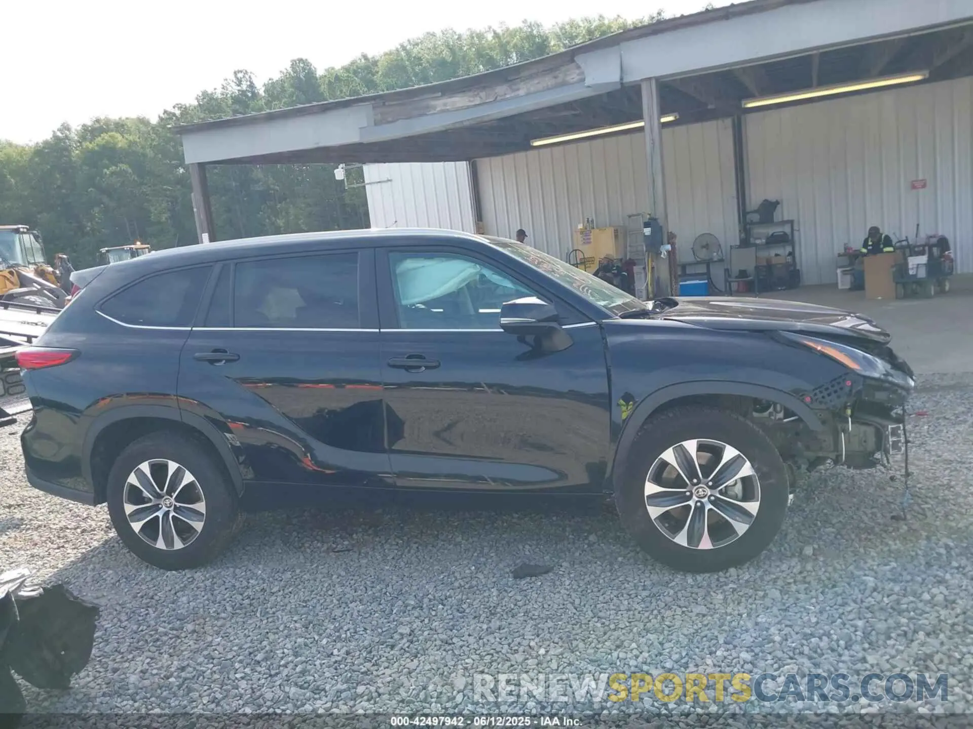 14 Photograph of a damaged car 5TDKDRAHXPS511843 TOYOTA HIGHLANDER 2023