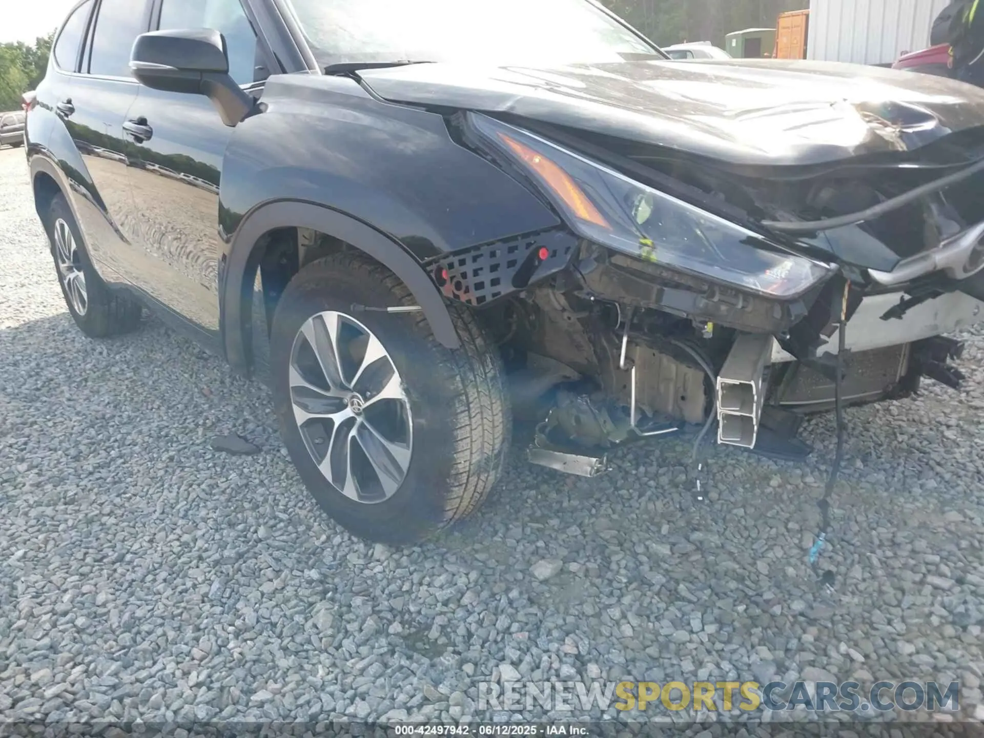 19 Photograph of a damaged car 5TDKDRAHXPS511843 TOYOTA HIGHLANDER 2023