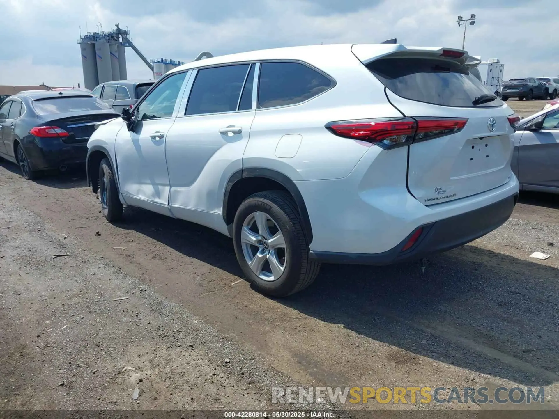3 Photograph of a damaged car 5TDKDRAHXPS513740 TOYOTA HIGHLANDER 2023