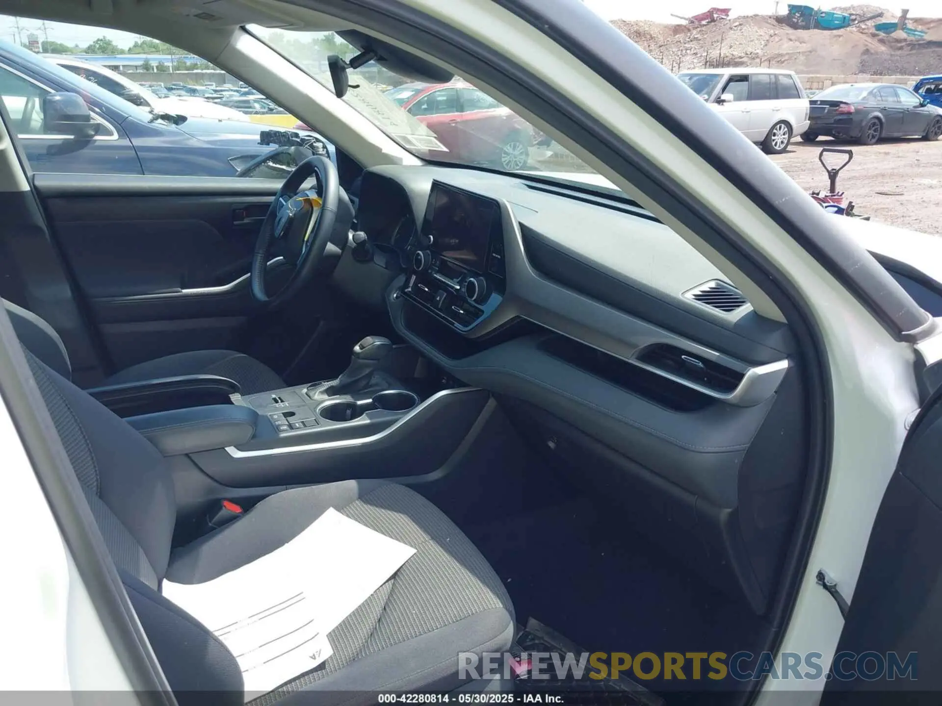 5 Photograph of a damaged car 5TDKDRAHXPS513740 TOYOTA HIGHLANDER 2023
