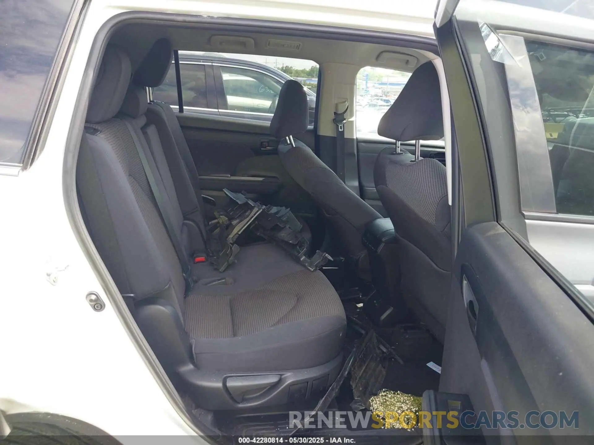 8 Photograph of a damaged car 5TDKDRAHXPS513740 TOYOTA HIGHLANDER 2023