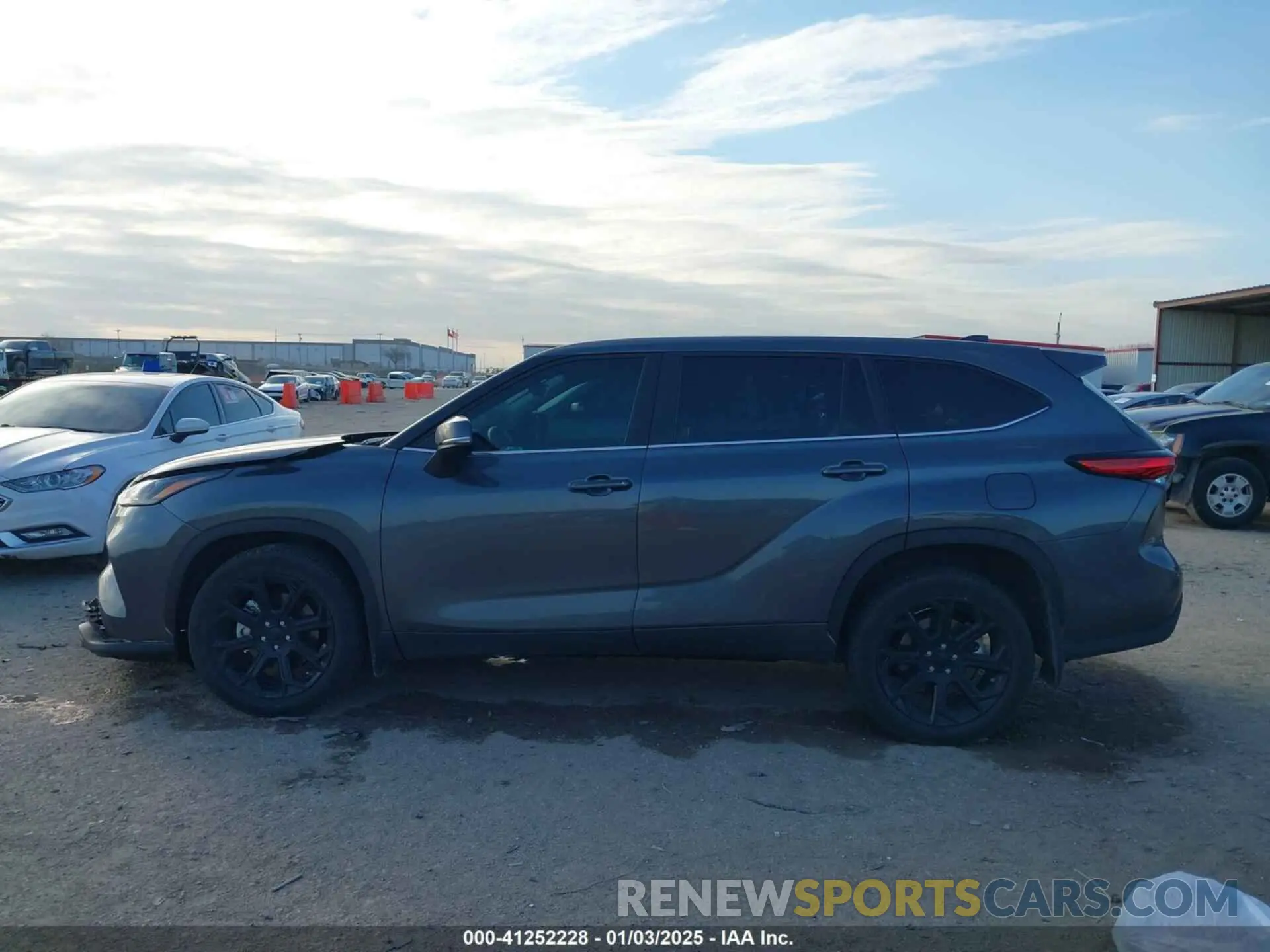 13 Photograph of a damaged car 5TDKDRAHXPS515262 TOYOTA HIGHLANDER 2023