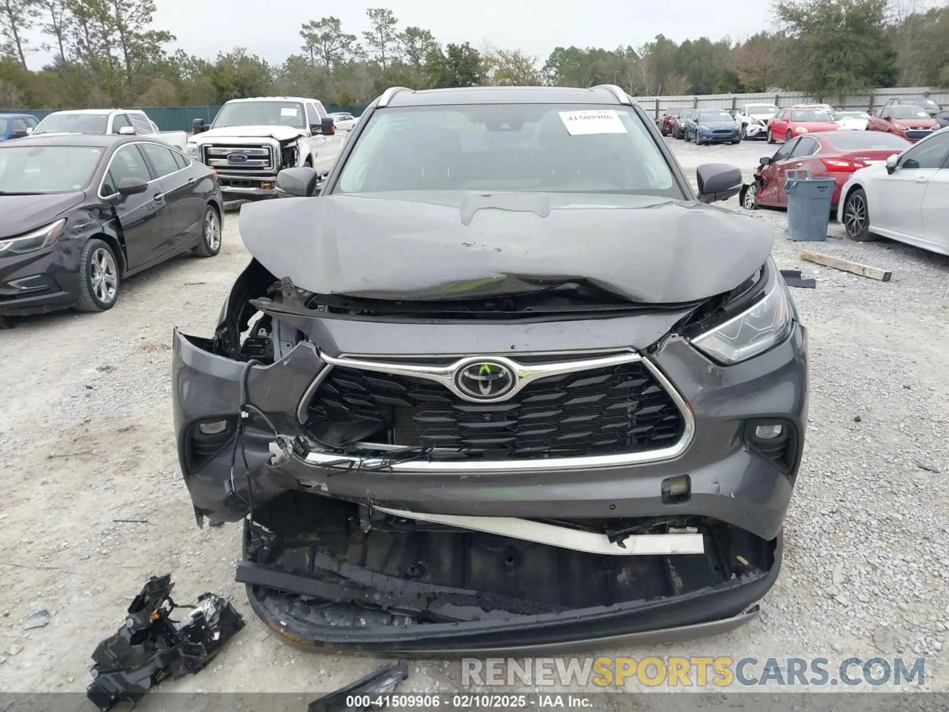 12 Photograph of a damaged car 5TDKDRAHXPS516119 TOYOTA HIGHLANDER 2023