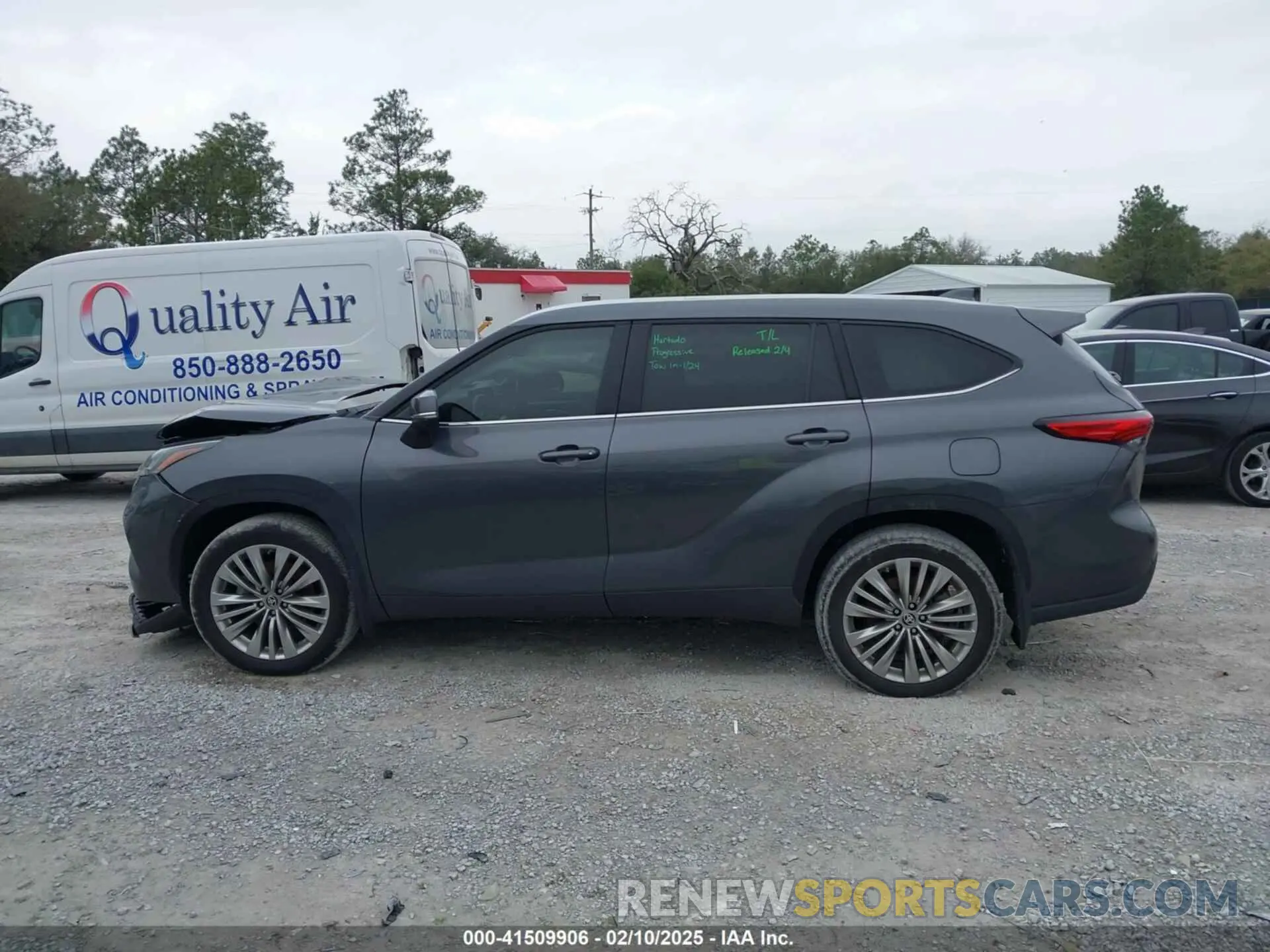 14 Photograph of a damaged car 5TDKDRAHXPS516119 TOYOTA HIGHLANDER 2023