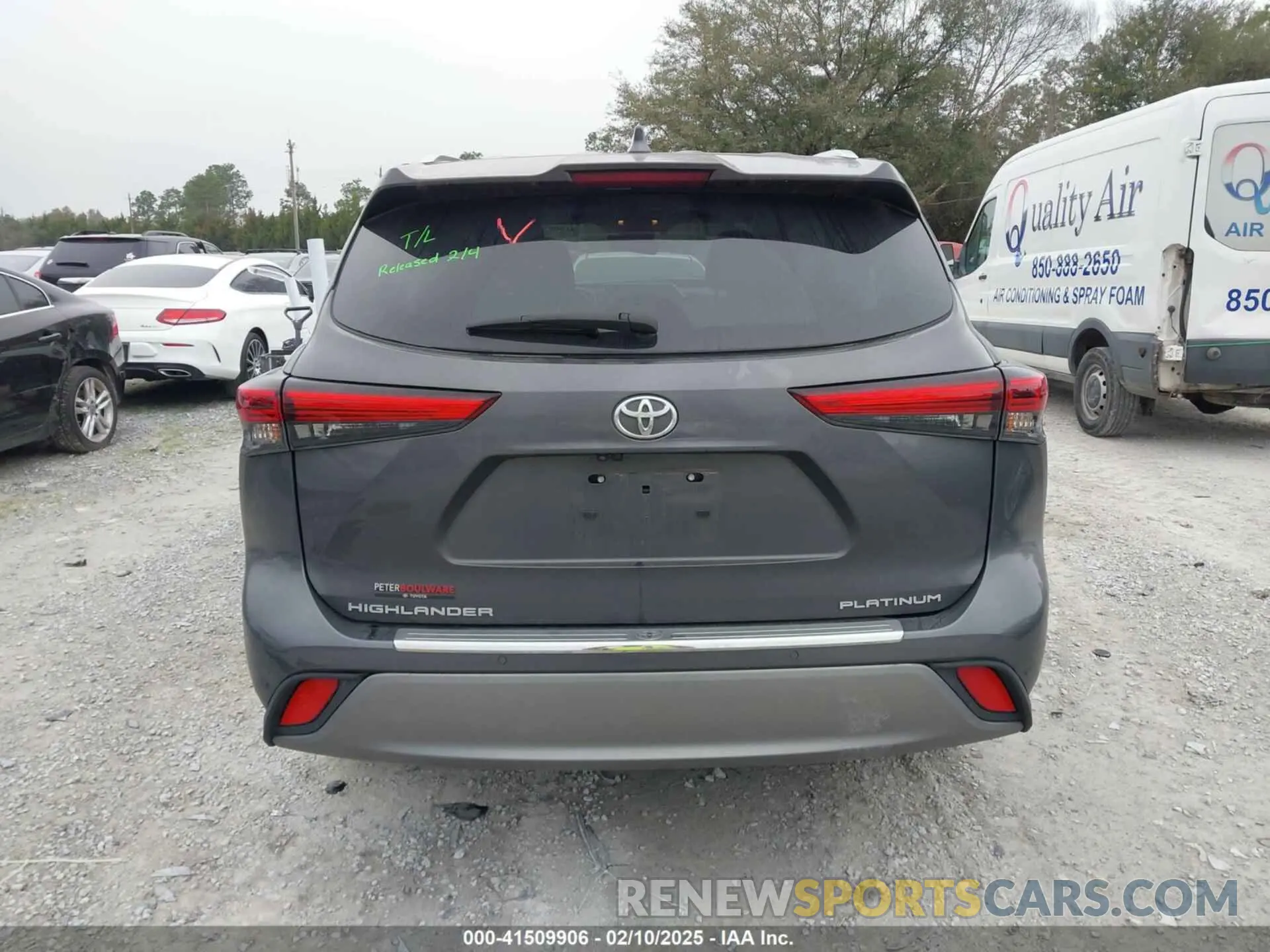 16 Photograph of a damaged car 5TDKDRAHXPS516119 TOYOTA HIGHLANDER 2023