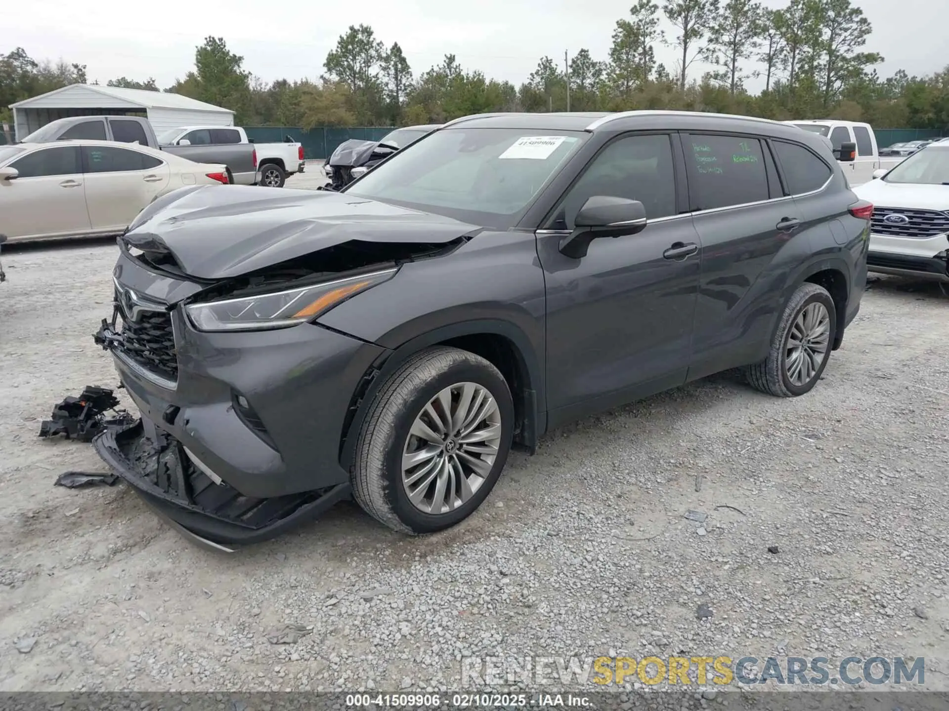 2 Photograph of a damaged car 5TDKDRAHXPS516119 TOYOTA HIGHLANDER 2023