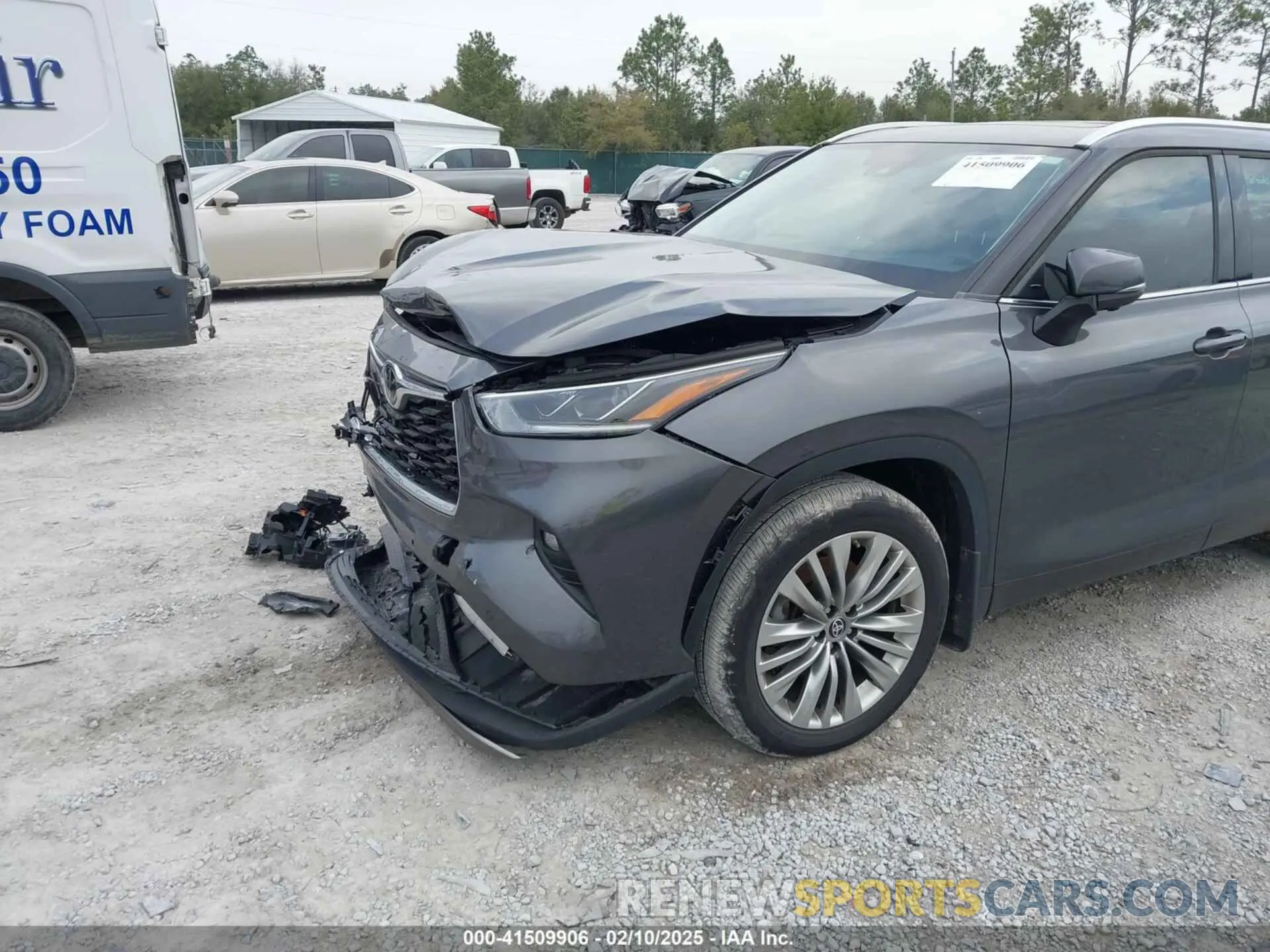 6 Photograph of a damaged car 5TDKDRAHXPS516119 TOYOTA HIGHLANDER 2023