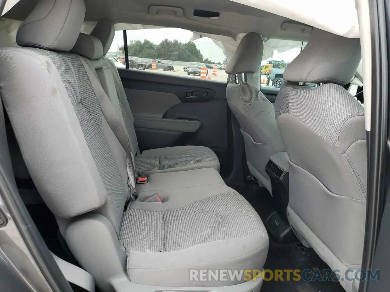 11 Photograph of a damaged car 5TDKDRAHXPS526083 TOYOTA HIGHLANDER 2023